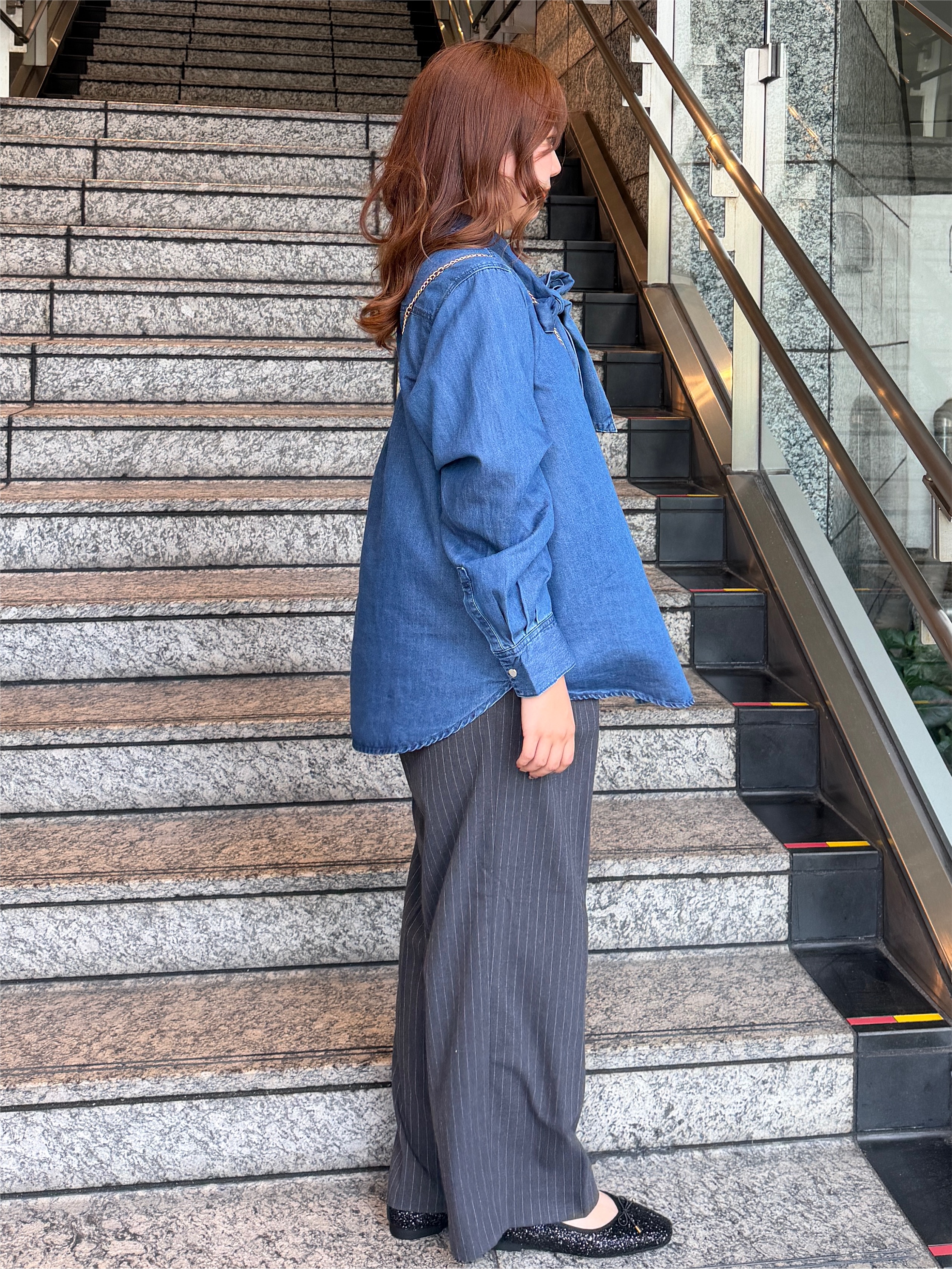 HANNAさんの「OPAQUE.CLIP｜デニムボウタイブラウス【洗濯機OK】」を使ったコーディネート