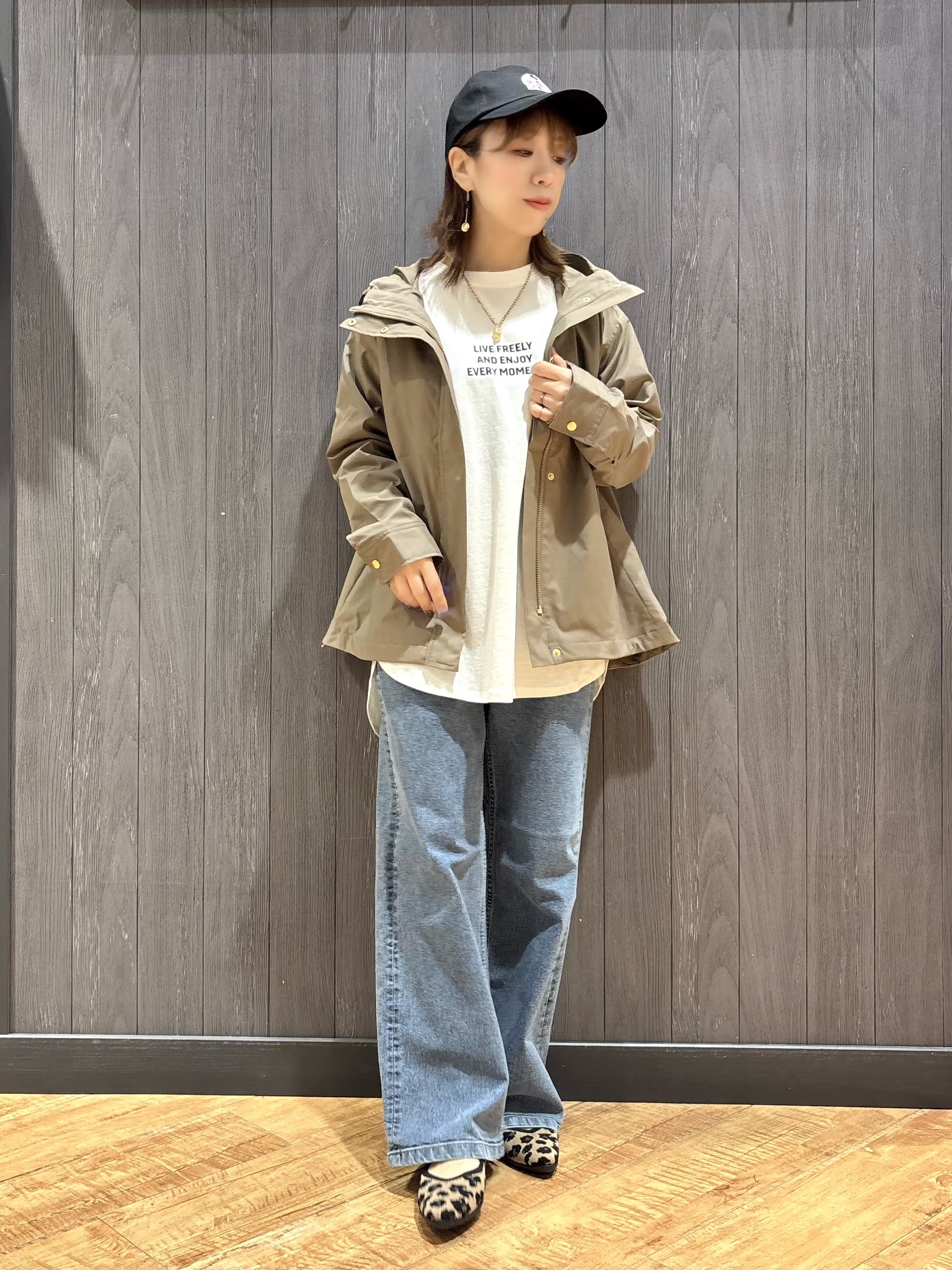 meiさんの「SHOO･LA･RUE｜【洗濯機可/撥水/マルチWAY】ファーライナー付き 毎日の欲張りマンパ」を使ったコーディネート