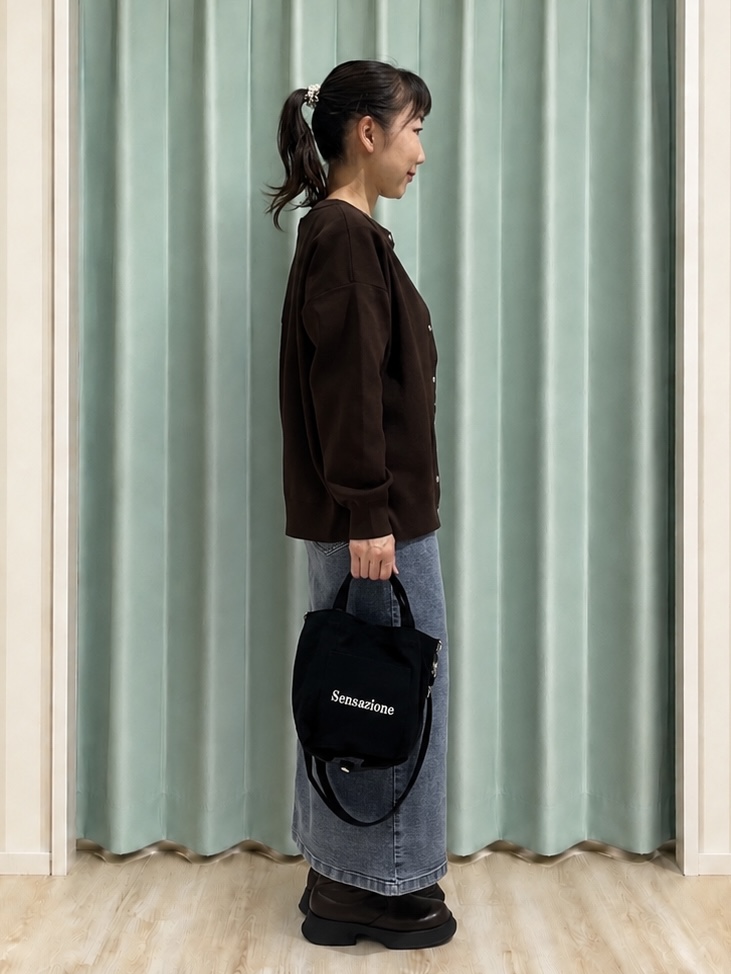 まつみさんの「SHOO･LA･RUE｜【セットアップ可/洗濯機可】軽やかに羽織れる スポンディッシュ ニットカーディガン」を使ったコーディネート