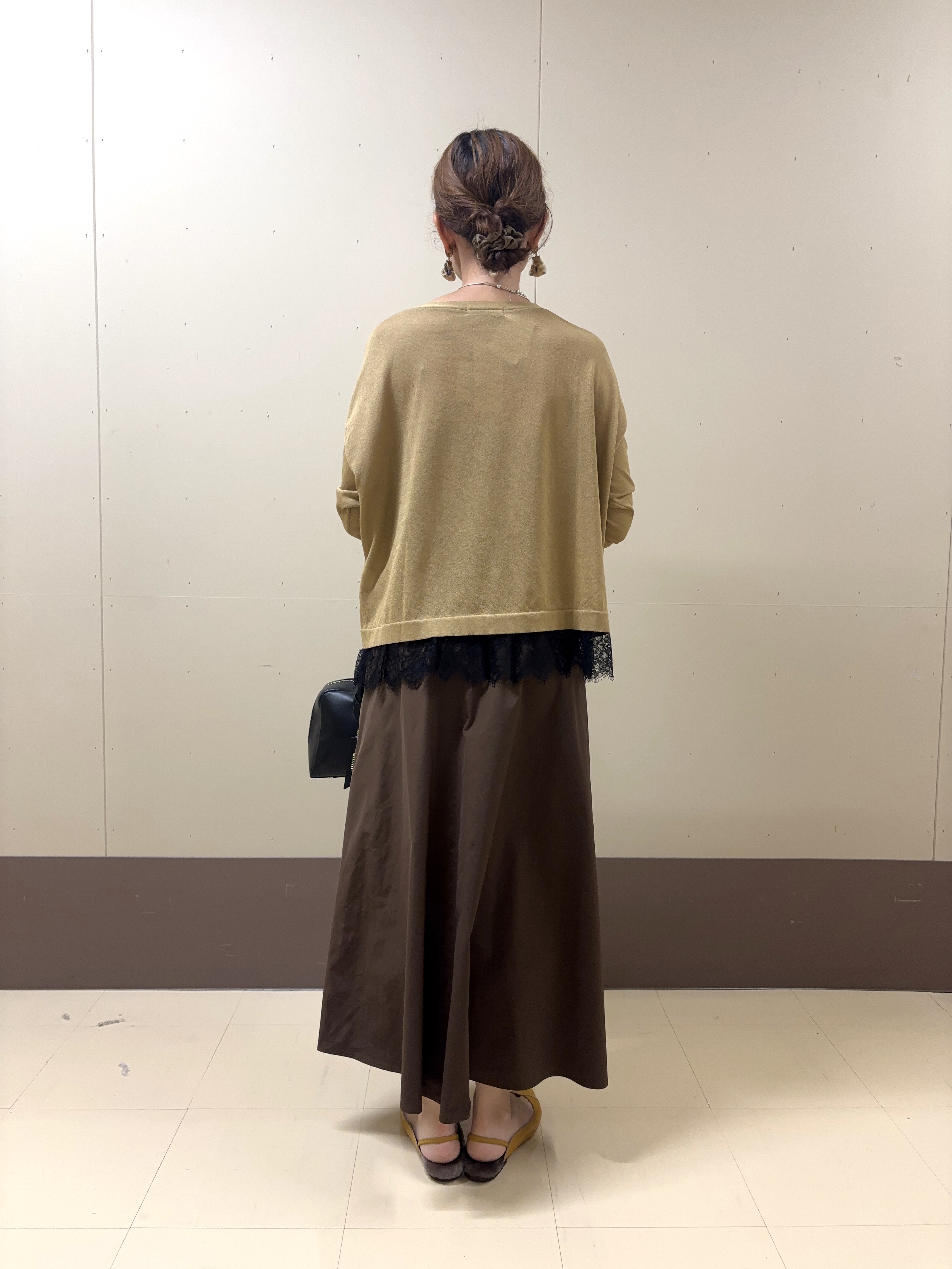 yuriさんの「UNTITLED｜【一枚で着映え】レースドッキングニットプルオーバー」を使ったコーディネート