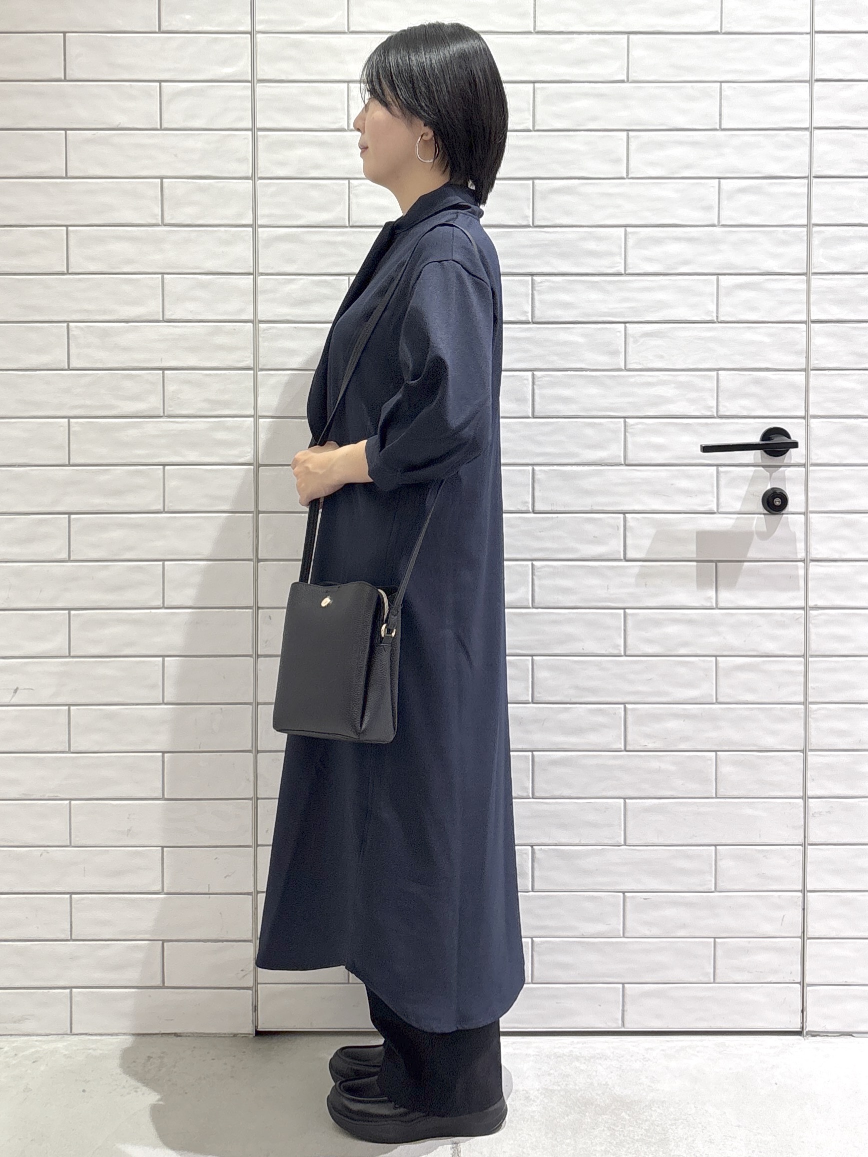 ayumiさんの「OPAQUE.CLIP｜【森絵梨佳さん着用】ボウタイ付きシャツワンピース《洗濯機OK》」を使ったコーディネート