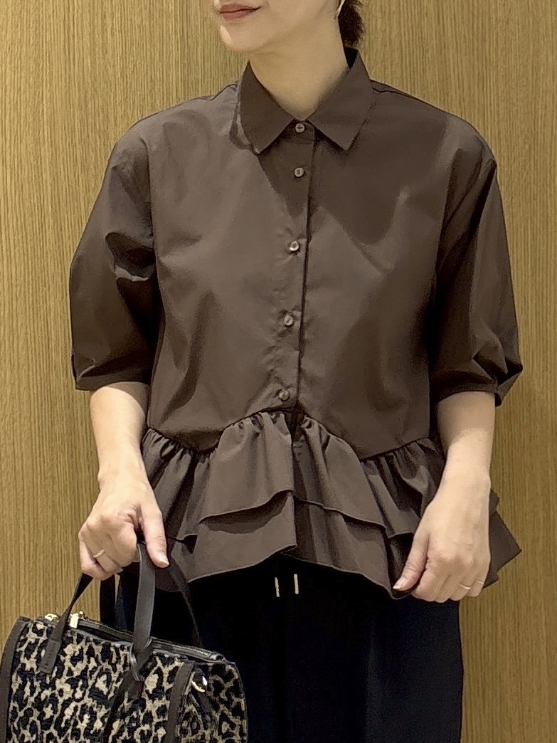 たけねぇさんの「OPAQUE.CLIP｜【森絵梨佳さん着用】裾ラッフルデザインブラウス《洗濯機OK》」を使ったコーディネート
