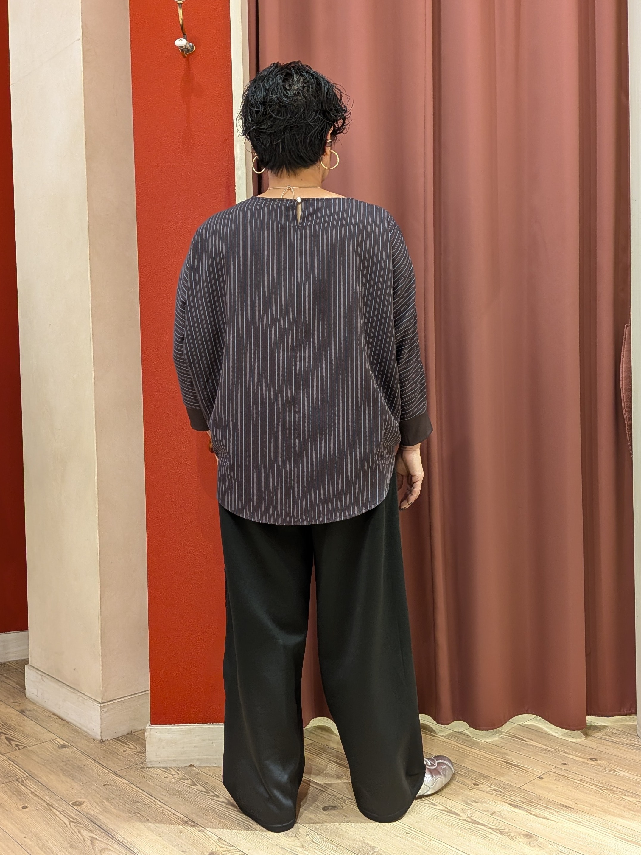 cameさんの「SHOO･LA･RUE｜【着丈選べる/洗濯後しわになりにくい】インせず着られる ドルマンブラウス」を使ったコーディネート