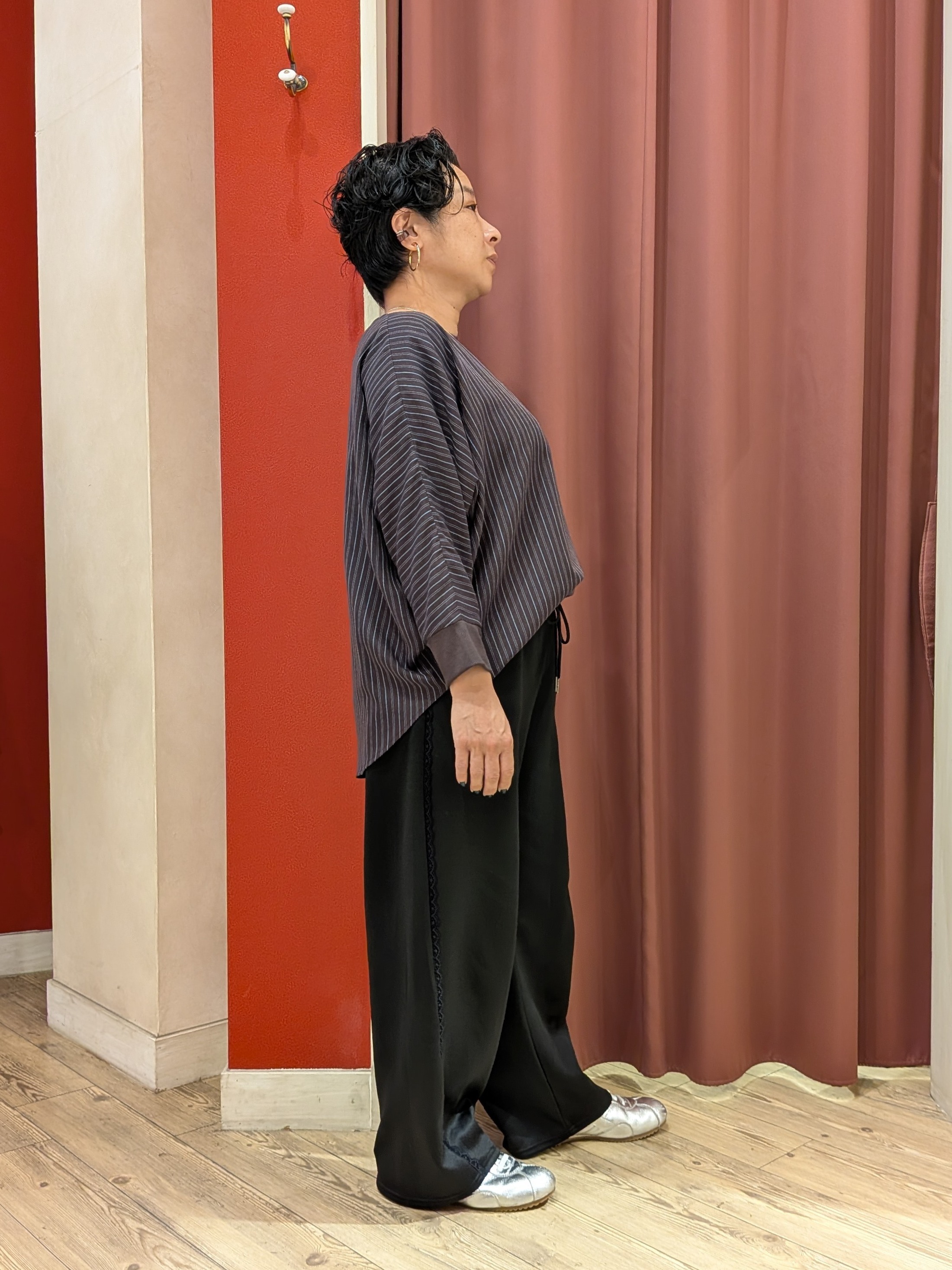 cameさんの「SHOO･LA･RUE｜【着丈選べる/洗濯後しわになりにくい】インせず着られる ドルマンブラウス」を使ったコーディネート