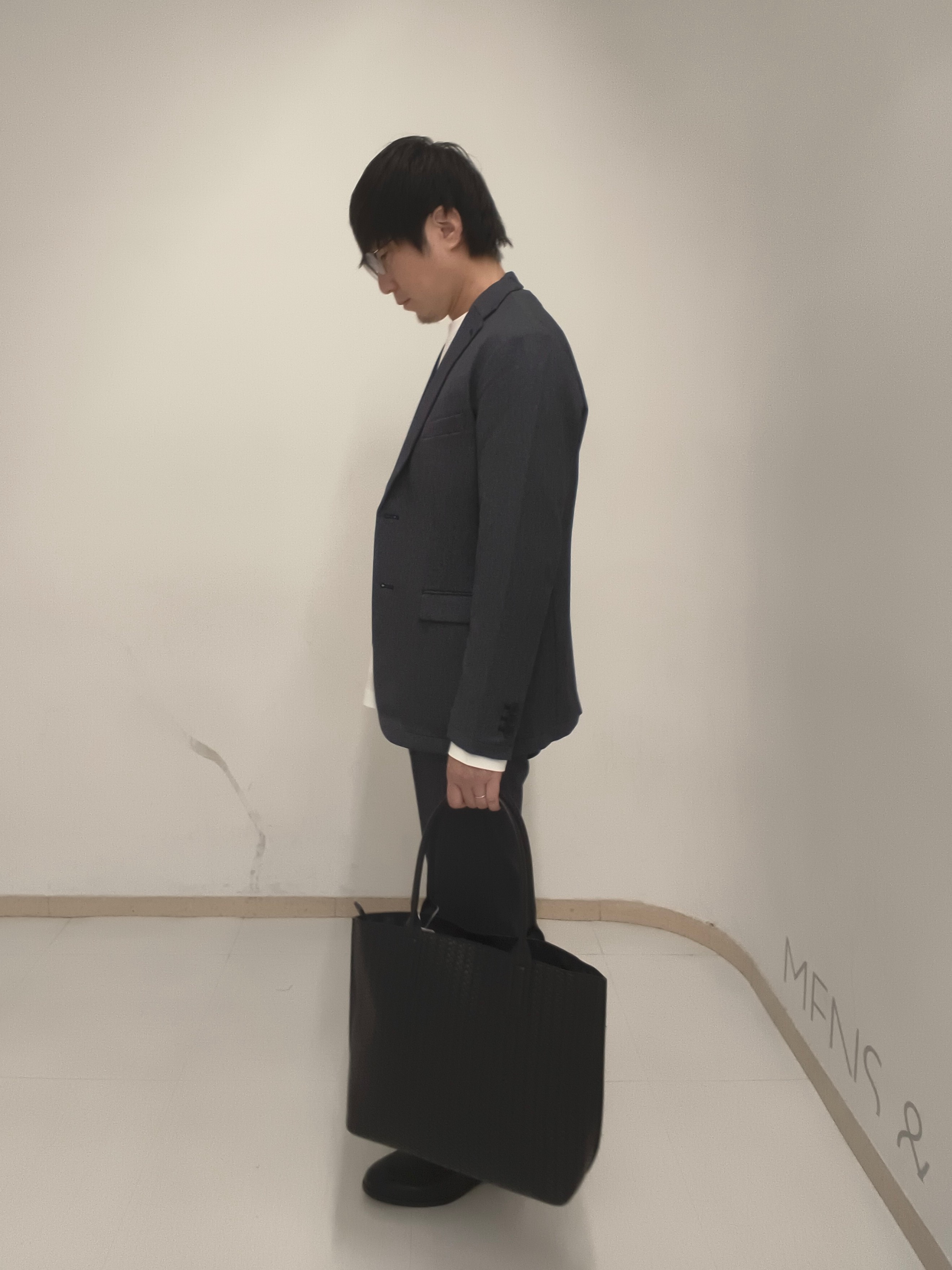 サクライさんの「tk.TAKEO KIKUCHI｜【365日対応】PINHEADシングルセットアップ/上下2点セット/ONOFF兼用/ストレッチ/洗え」を使ったコーディネート
