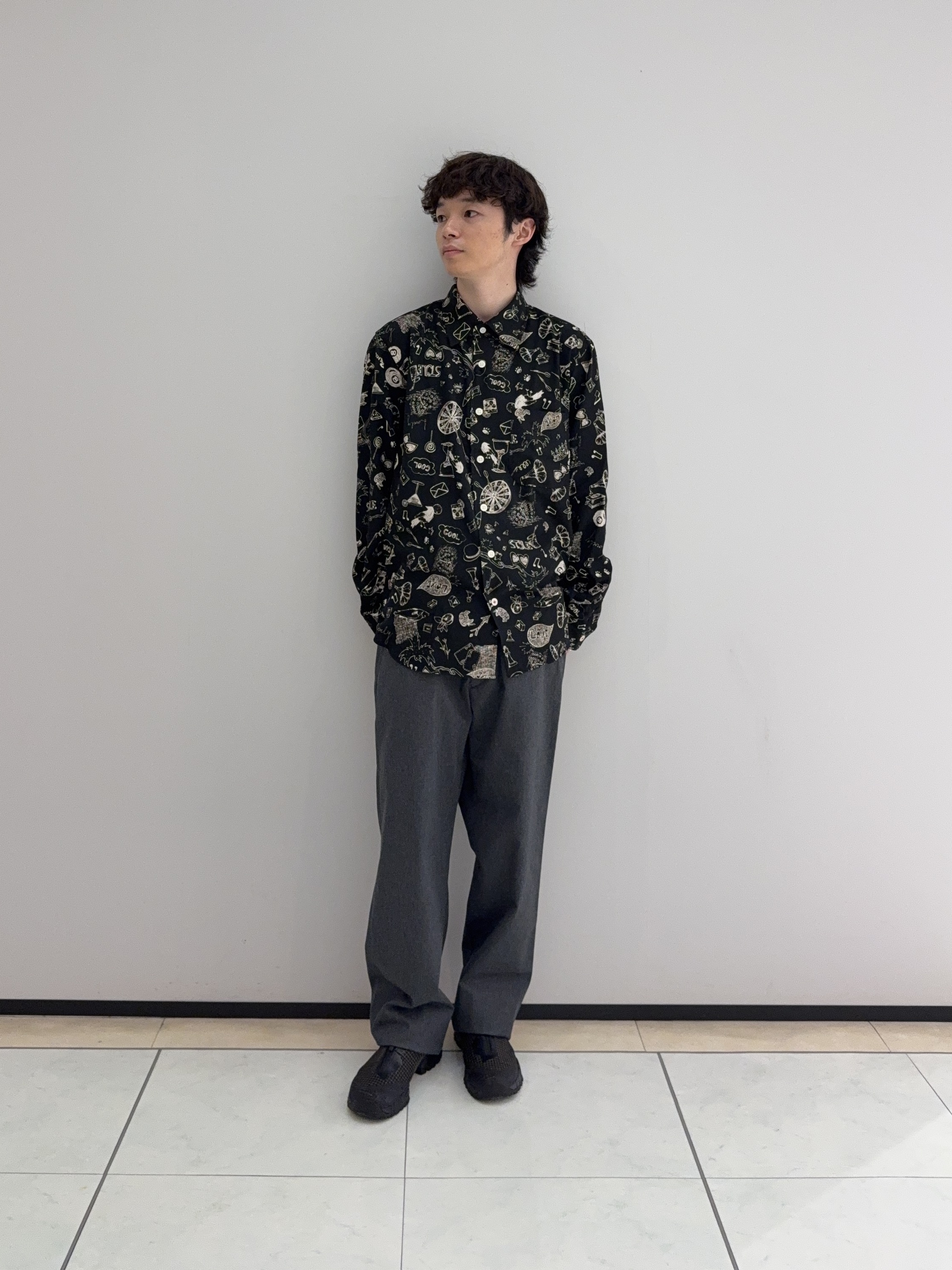 Neoさんの「TAKEO KIKUCHI｜【BOWLER HAT LABEL】日本製PLAYプリントシャツ」を使ったコーディネート