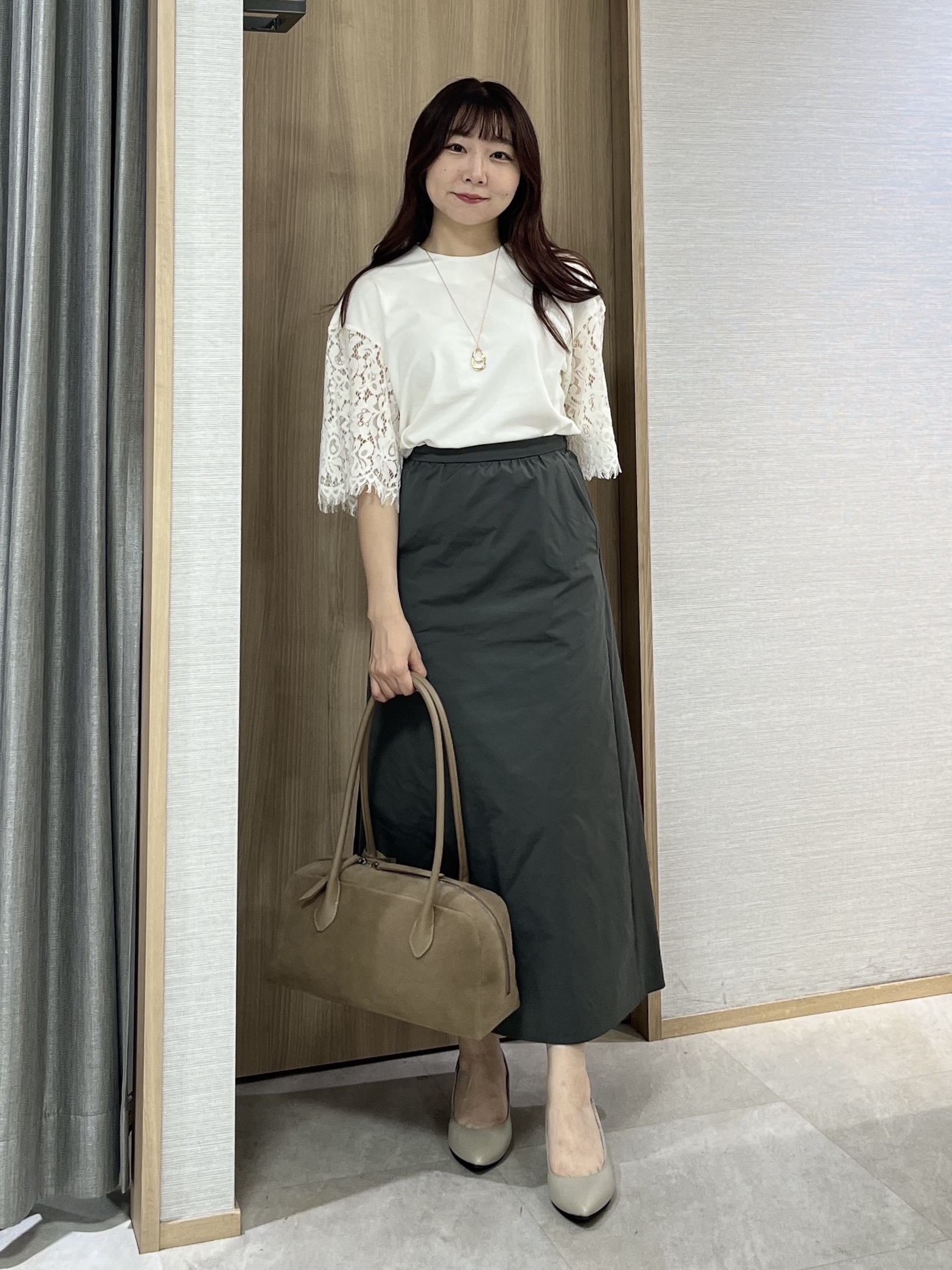 KAHOさんの「UNTITLED｜【秋映え/甘めTシャツ】袖レースプルオーバー」を使ったコーディネート