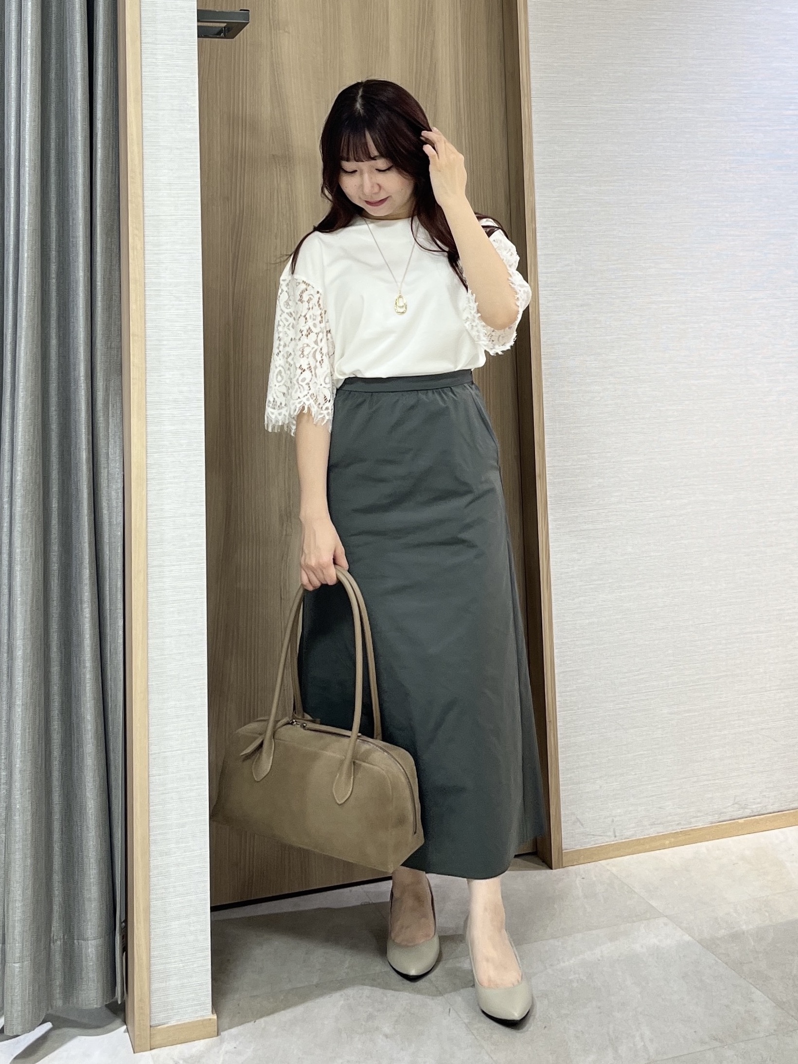 KAHOさんの「UNTITLED｜【秋映え/甘めTシャツ】袖レースプルオーバー」を使ったコーディネート