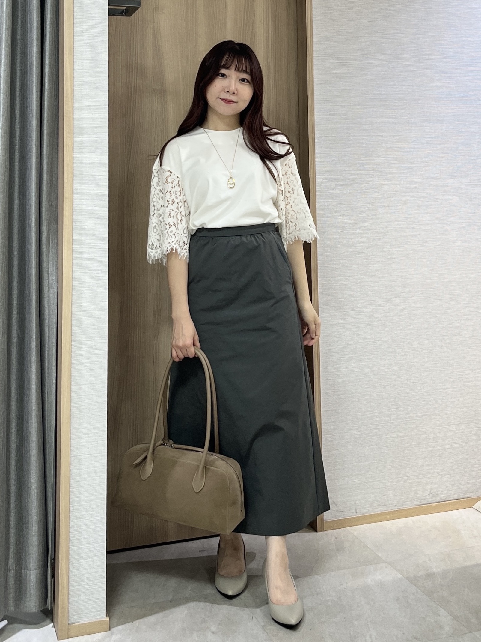 KAHOさんの「UNTITLED｜【秋映え/甘めTシャツ】袖レースプルオーバー」を使ったコーディネート
