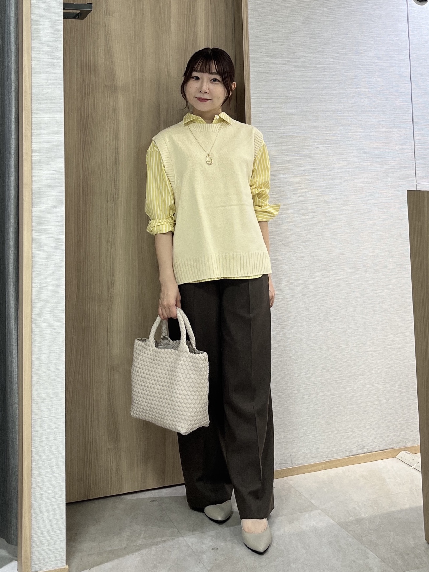 KAHOさんの「UNTITLED｜【6色色展開/コットン100】カラーベーシックシャツ」を使ったコーディネート