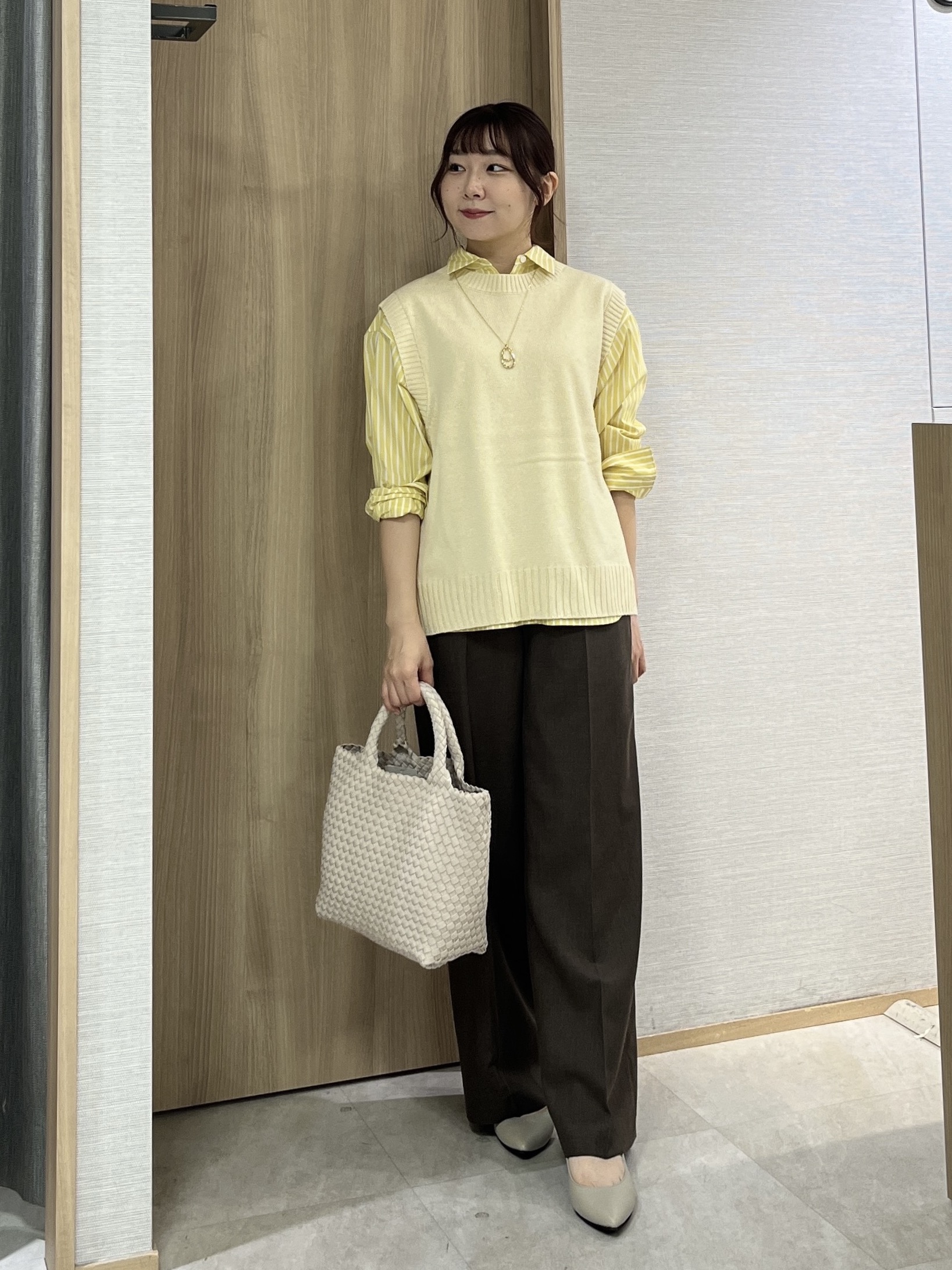 KAHOさんの「UNTITLED｜【6色色展開/コットン100】カラーベーシックシャツ」を使ったコーディネート