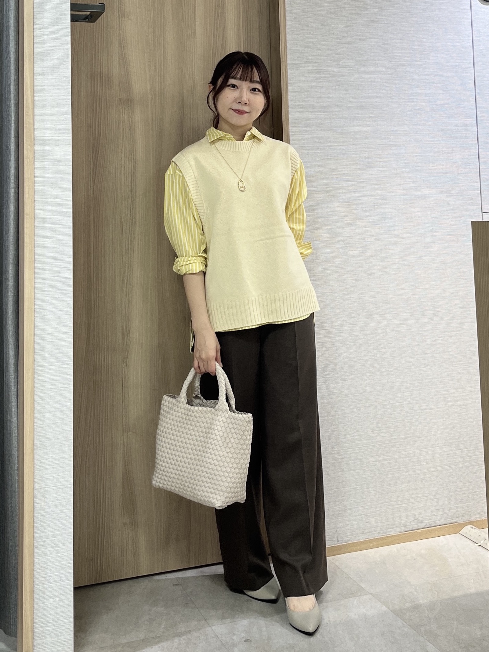 KAHOさんの「UNTITLED｜【6色色展開/コットン100】カラーベーシックシャツ」を使ったコーディネート