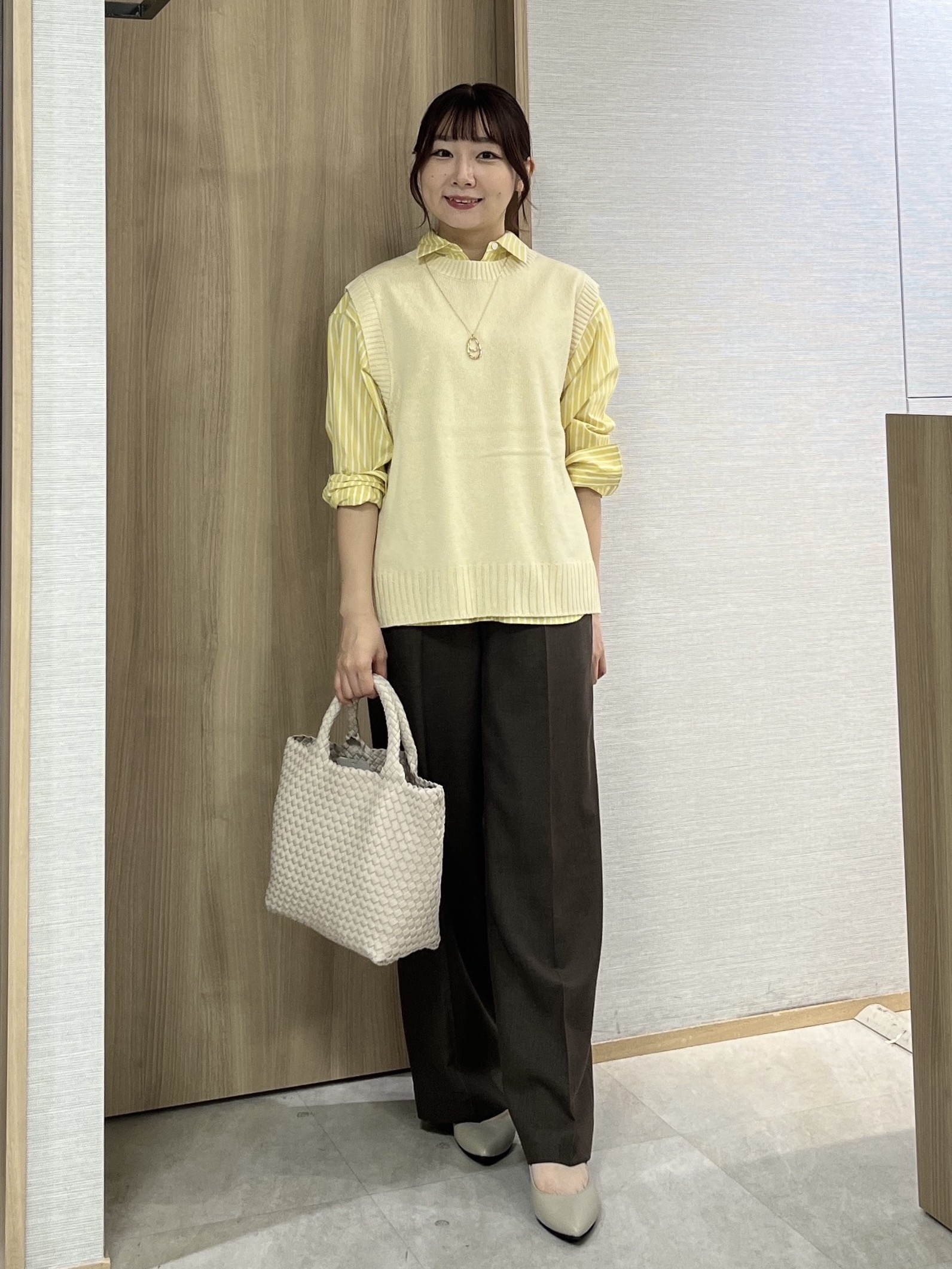 KAHOさんの「UNTITLED｜【6色色展開/コットン100】カラーベーシックシャツ」を使ったコーディネート