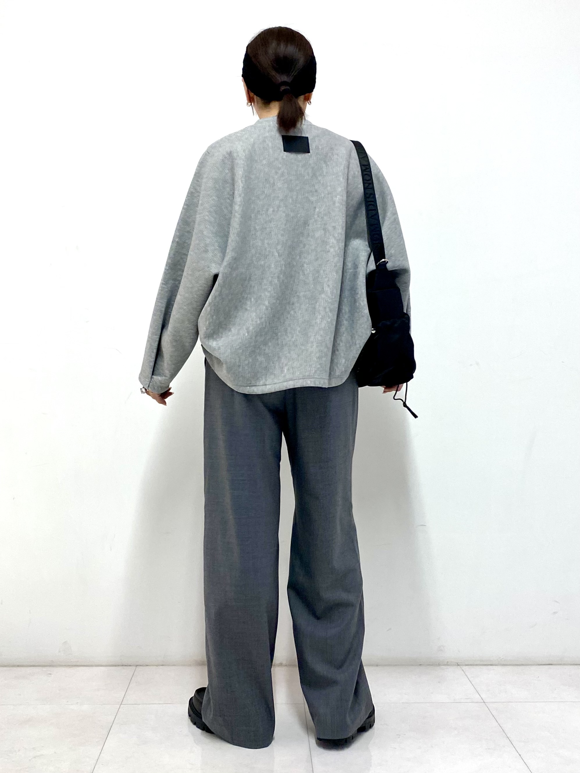 Sawaguchiさんの「DRESSTERIOR｜【マシンウォッシャブル】Super100&rsquo;sウール サキソニーイージーパンツ」を使ったコーディネート