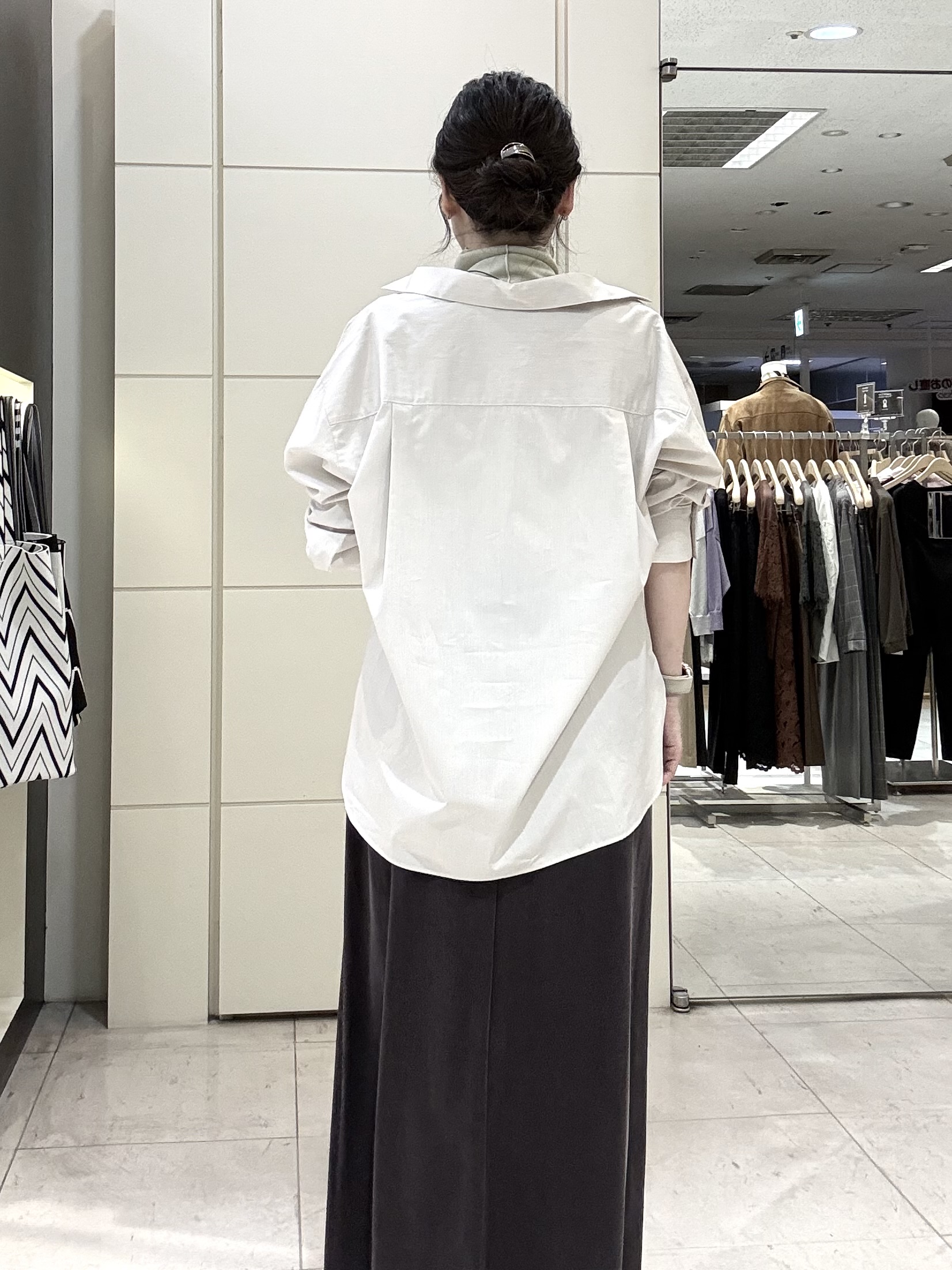 mori.さんの「UNTITLED｜【6色色展開/コットン100】カラーベーシックシャツ」を使ったコーディネート