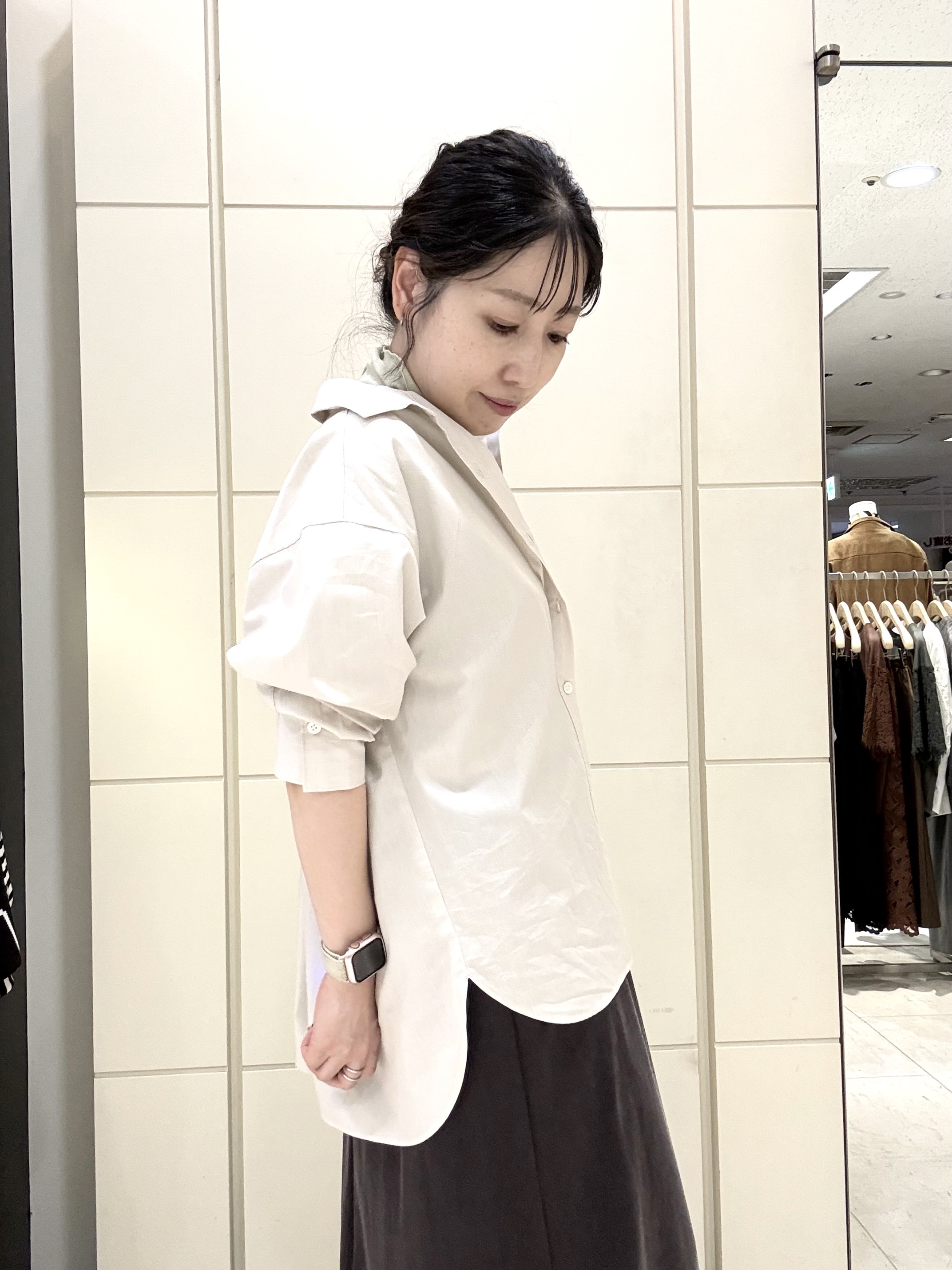 mori.さんの「UNTITLED｜【6色色展開/コットン100】カラーベーシックシャツ」を使ったコーディネート