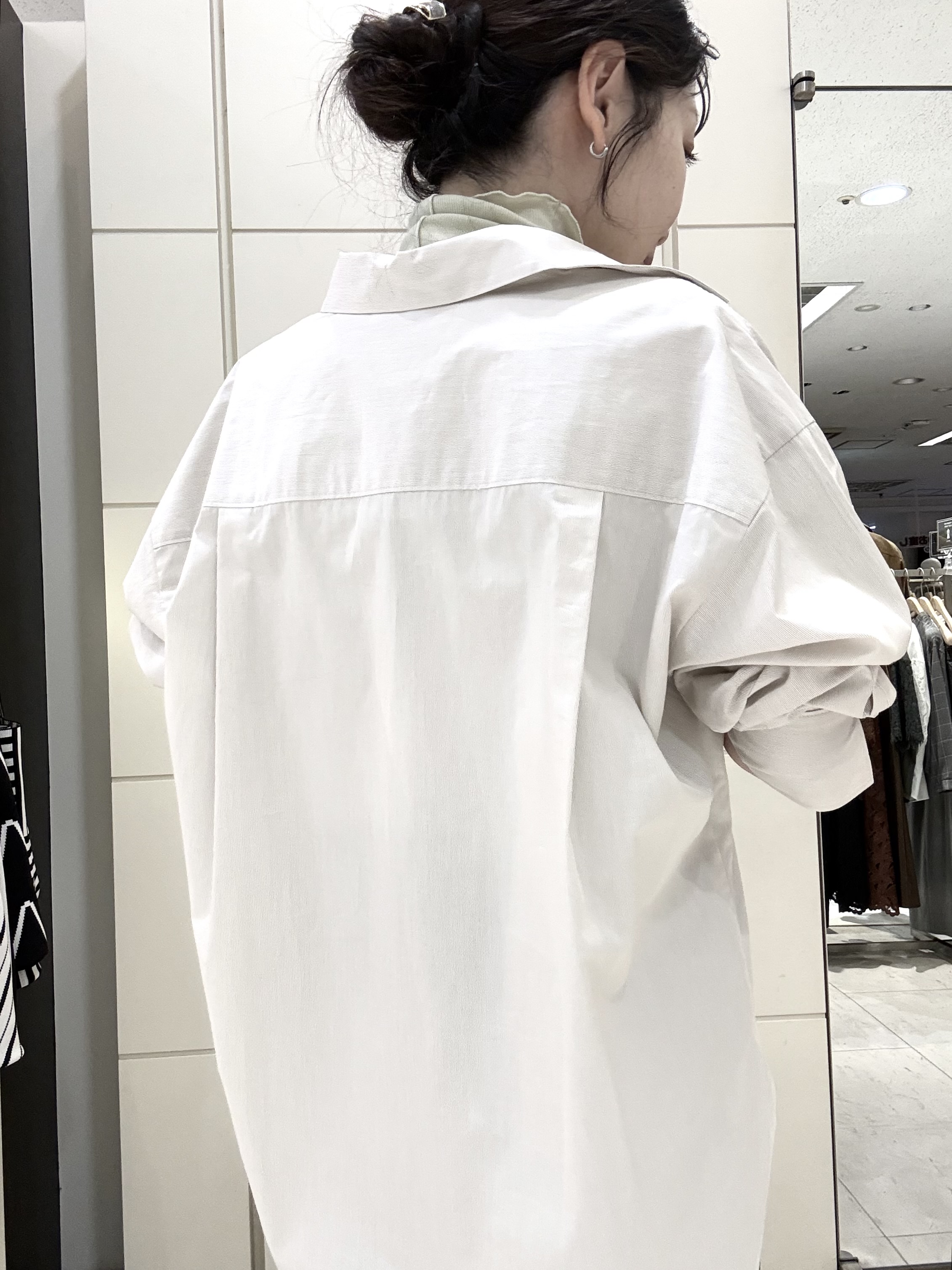mori.さんの「UNTITLED｜【6色色展開/コットン100】カラーベーシックシャツ」を使ったコーディネート