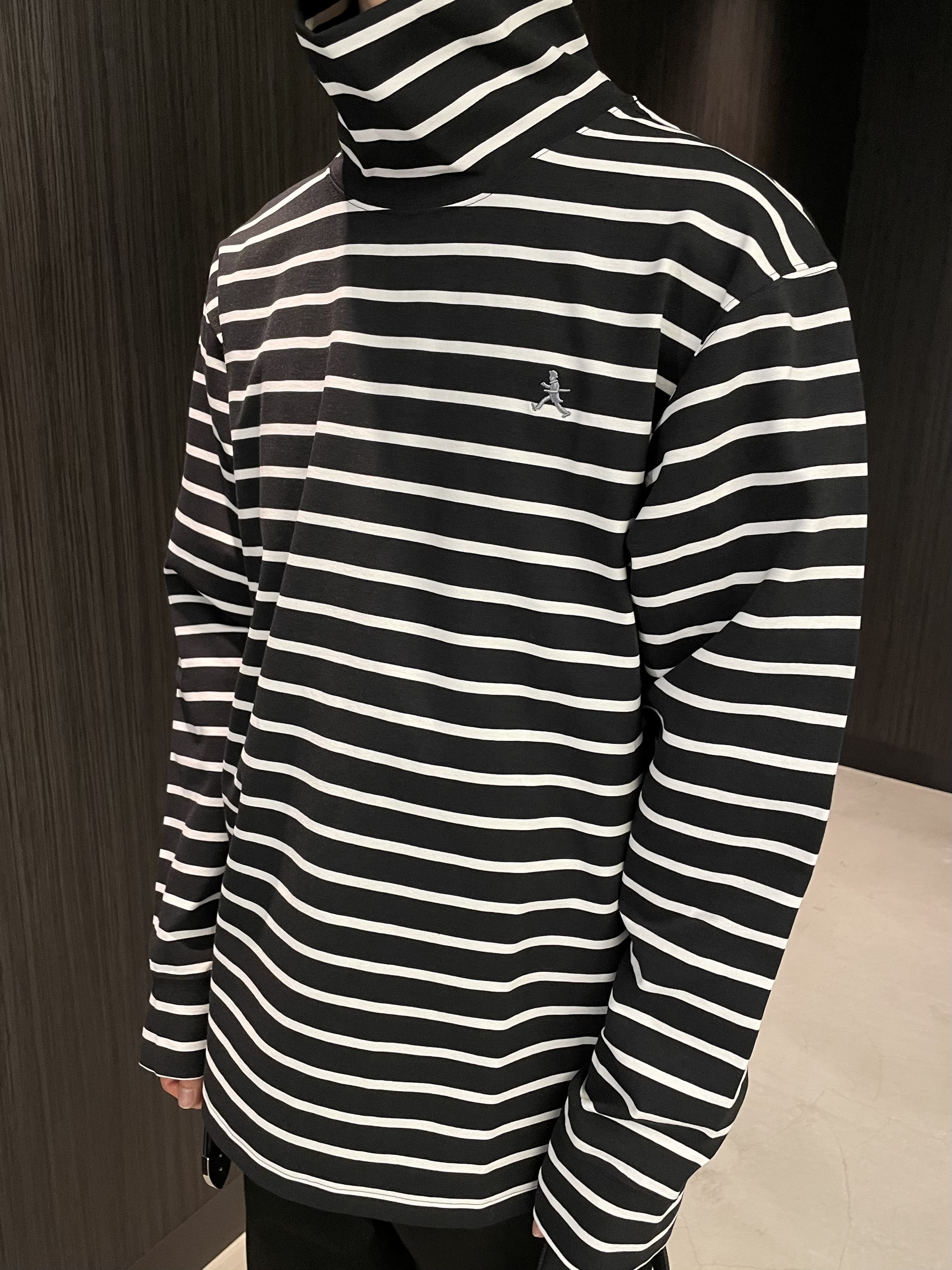 Okdさんの「TAKEO KIKUCHI｜【2WAY】ドローストリング（巾着）ショルダーバック」を使ったコーディネート