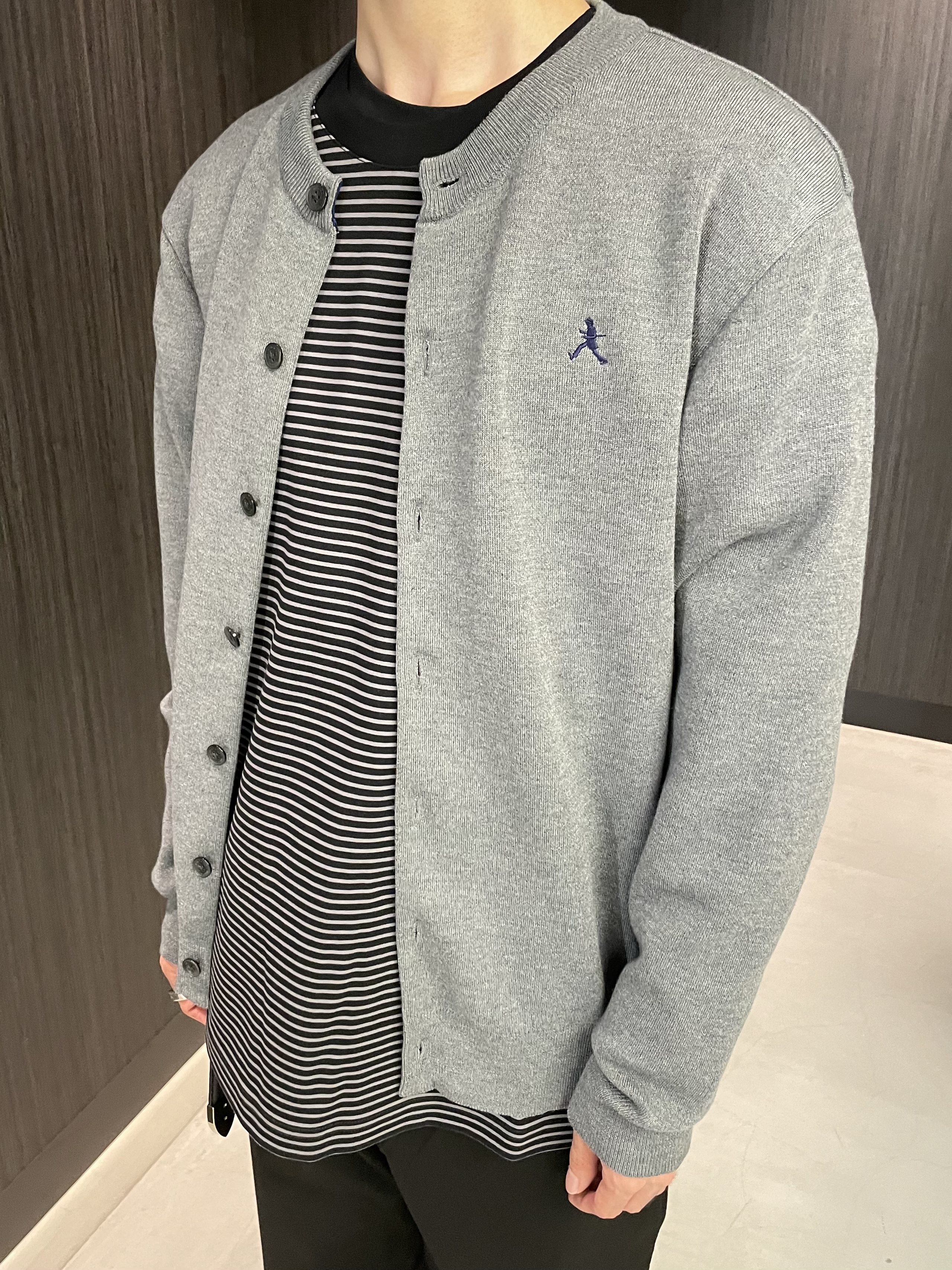 Okdさんの「TAKEO KIKUCHI｜【BOWLER HAT LABEL】日本製クルーネックカーディガン」を使ったコーディネート