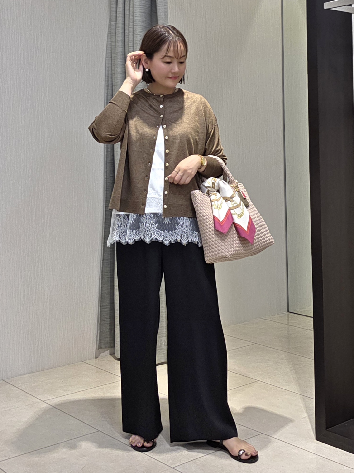 naokoさんの「UNTITLED｜【アンサンブル可/秋羽織り/シアー】前後2WAYカーディガン」を使ったコーディネート