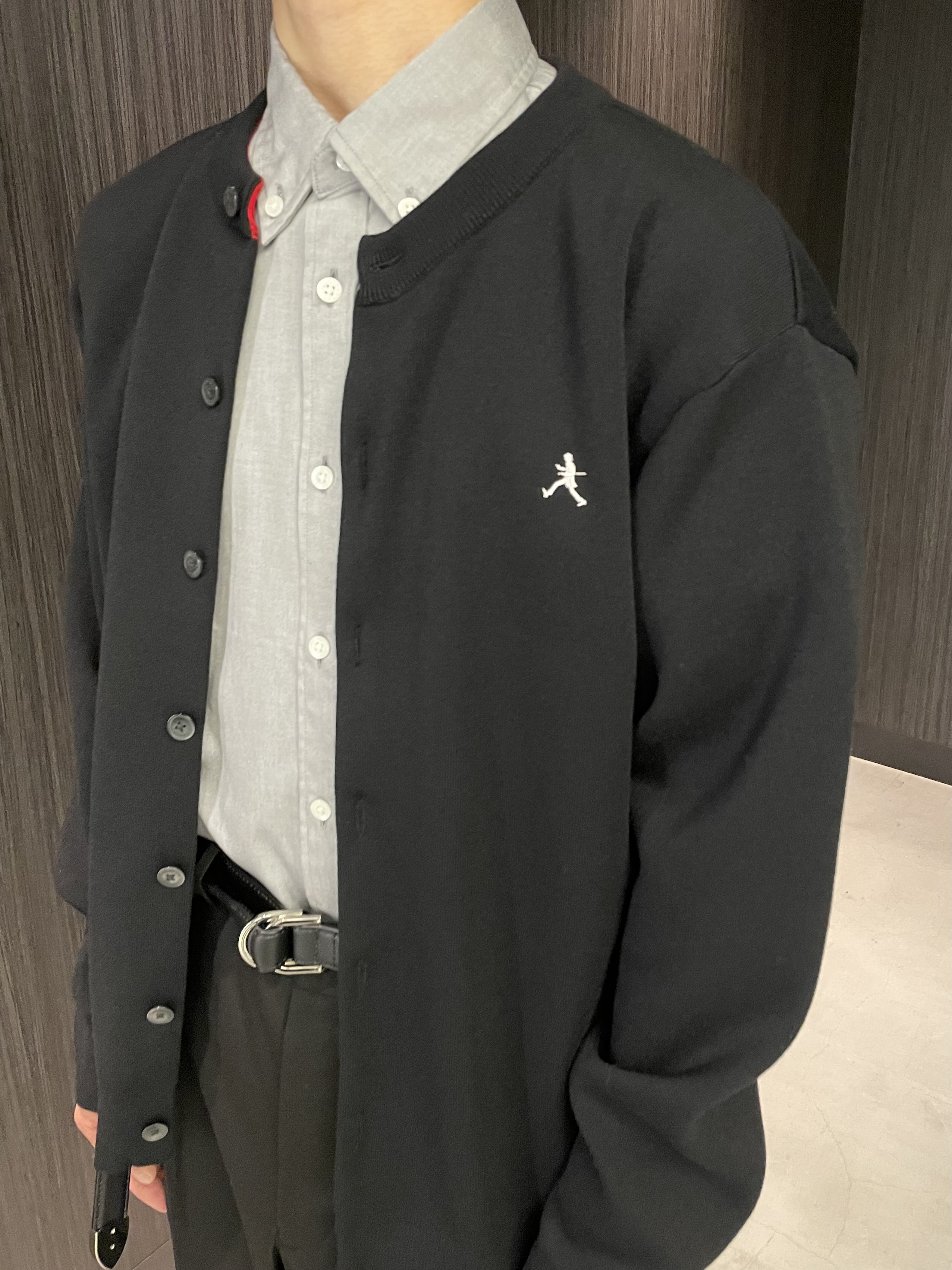 Okdさんの「TAKEO KIKUCHI｜【BOWLER HAT LABEL】日本製クルーネックカーディガン」を使ったコーディネート