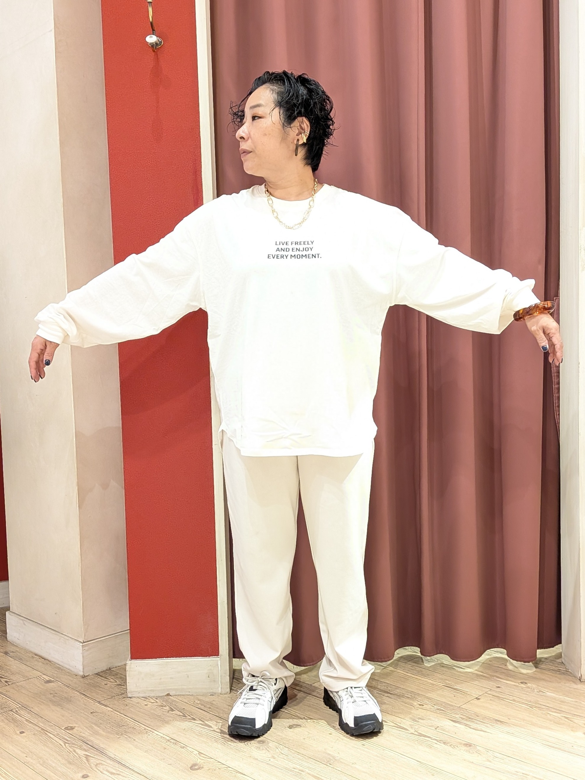 cameさんの「SHOO･LA･RUE｜【選べる4柄/体型カバー】ゆるっと着られる BIGロンT」を使ったコーディネート