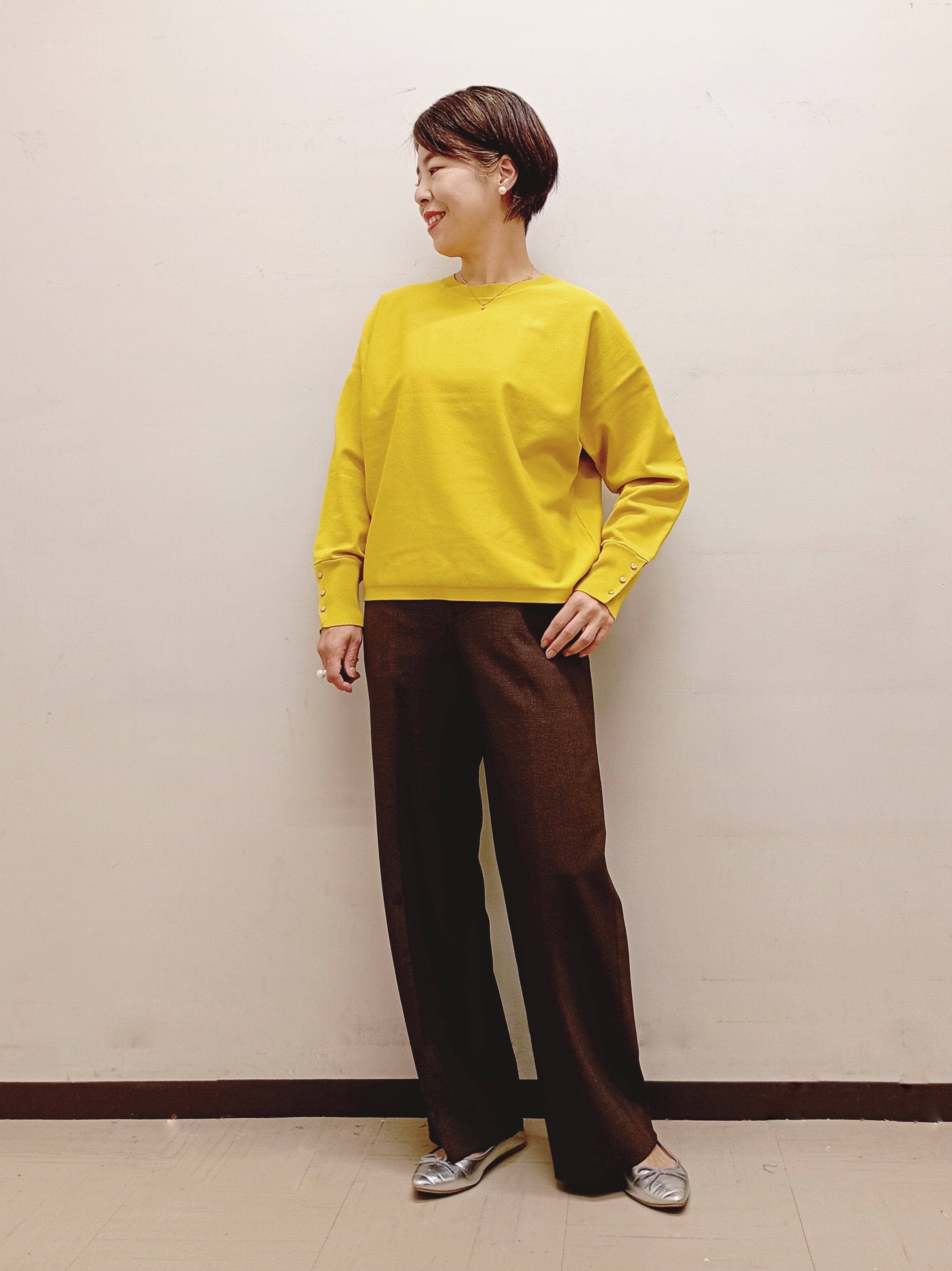 Kさんの「INDIVI｜【選べる6色／ストレッチ◎】きれいめドルマンスリーブニット」を使ったコーディネート
