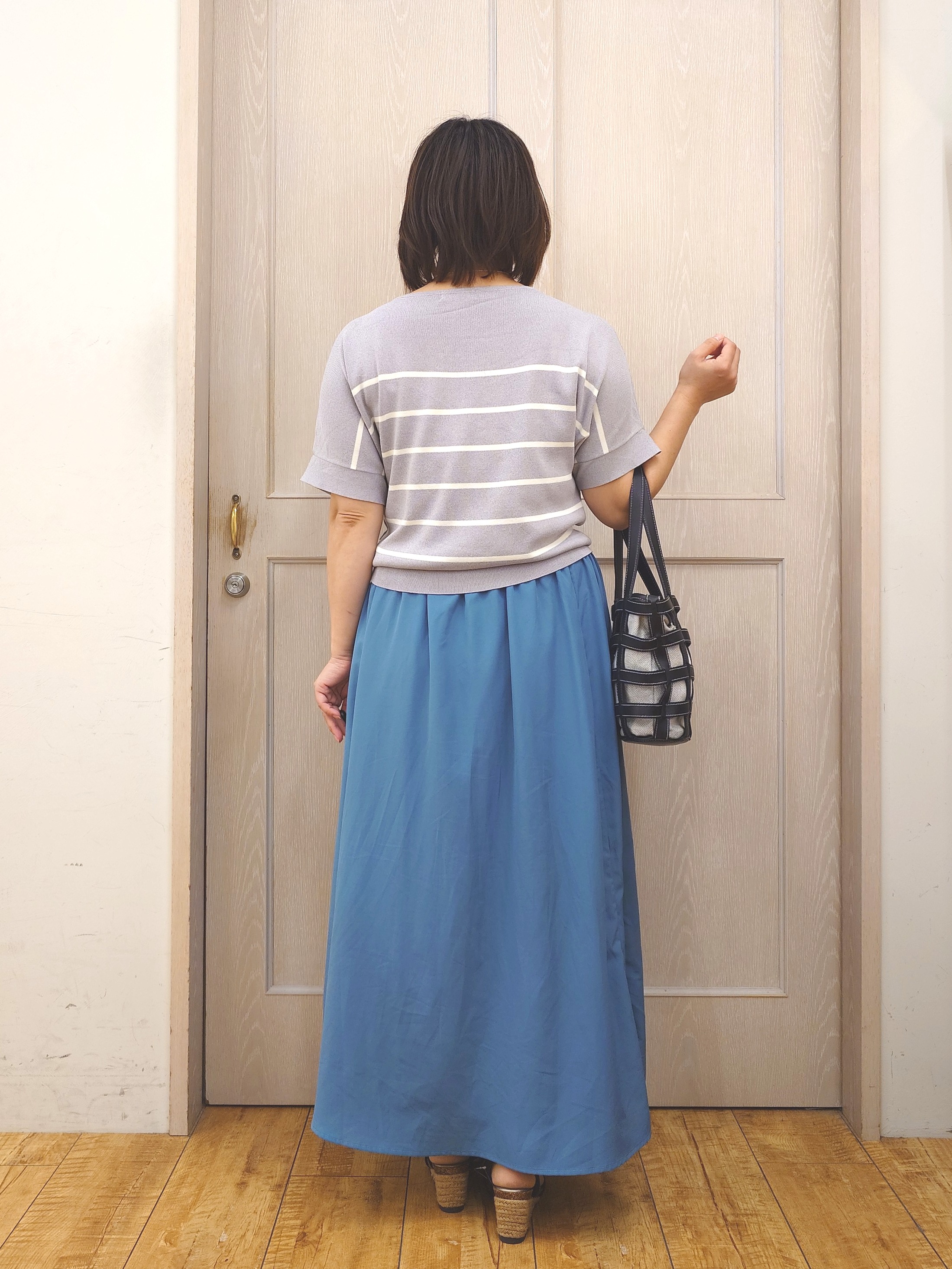 とろろさんの「SHOO･LA･RUE｜【毎日洗える/UV】二の腕隠れる さらっとドルマン半袖ニット」を使ったコーディネート