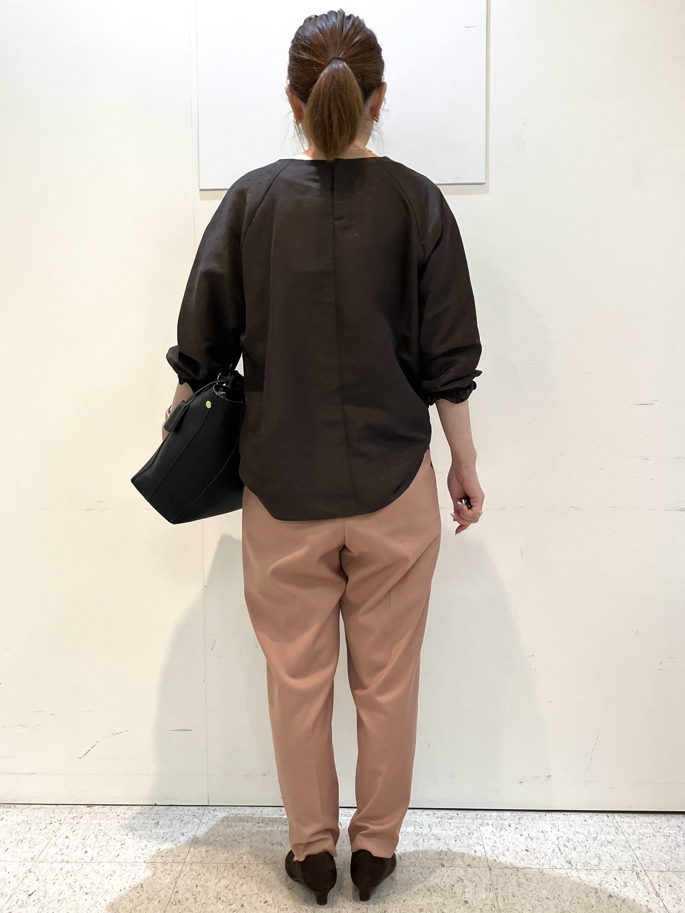 kozuさんの「Reflect｜タックデザイン ラグランスリーブブラウス」を使ったコーディネート