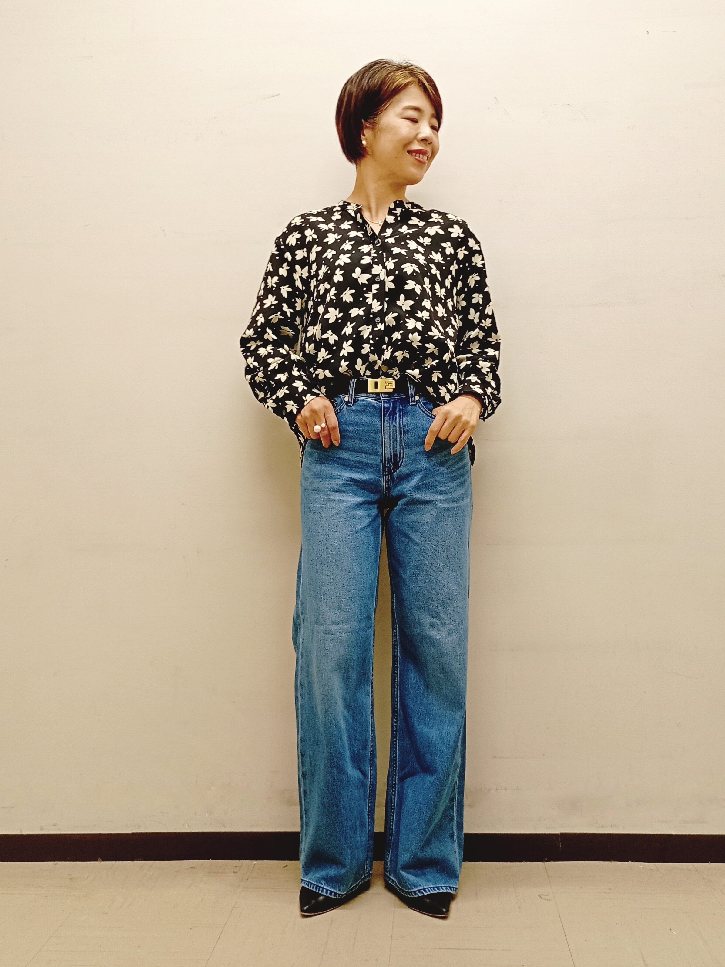 Kさんの「INDIVI｜【着映え】モノトーンフラワー柄ブラウス」を使ったコーディネート