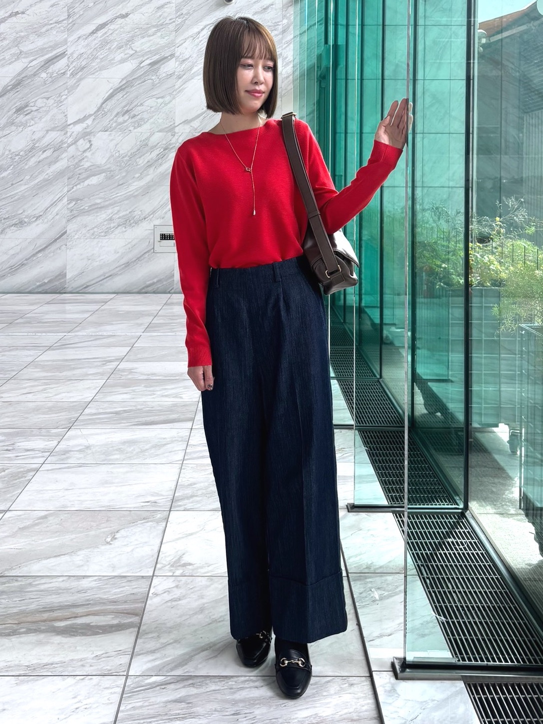 miさんの「grove｜ダブルヘムワイドデニムパンツ」を使ったコーディネート