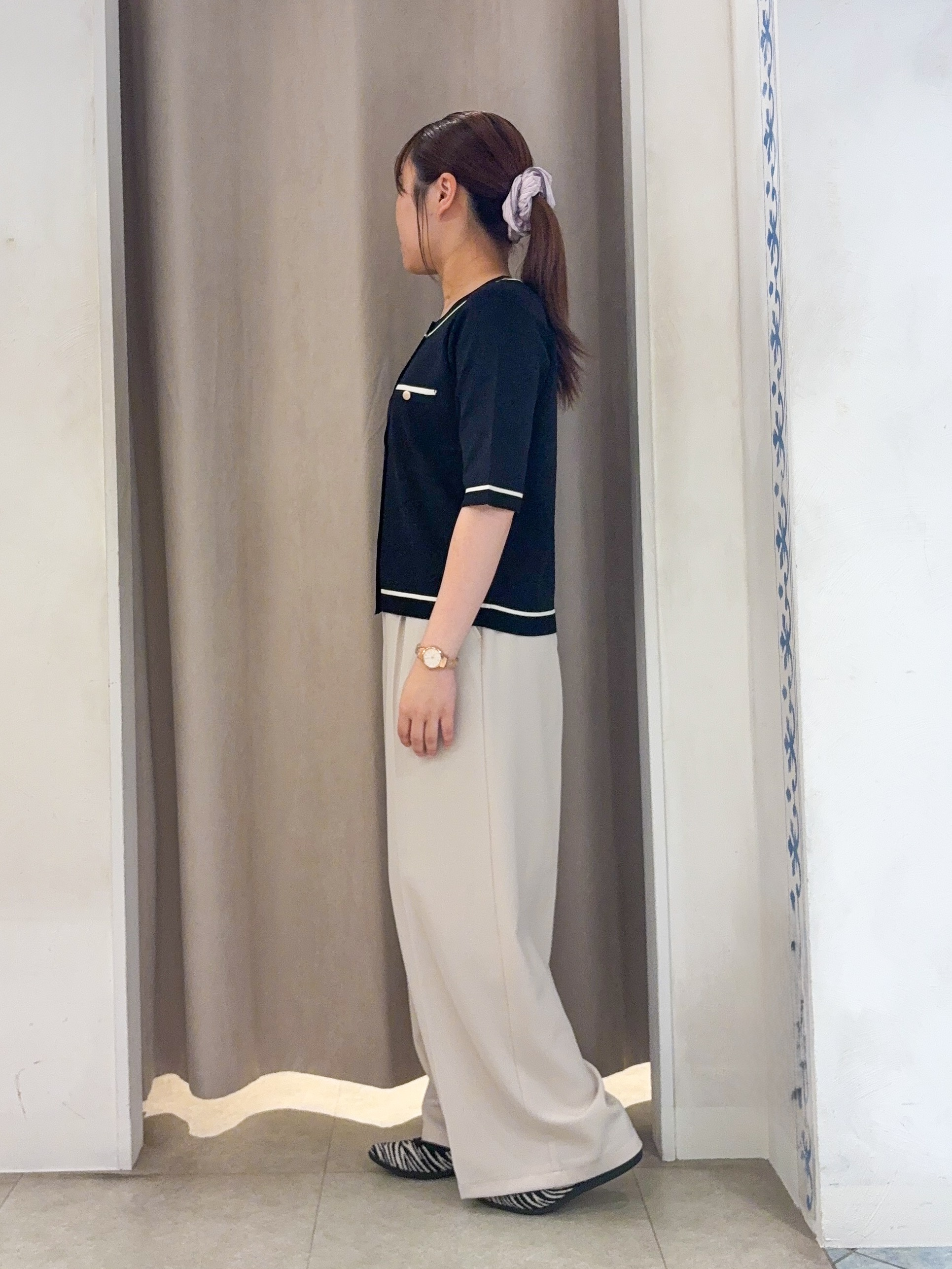 SO(R)Aさんの「SHOO･LA･RUE｜【UV/S-LL/洗濯機可】毛玉になりにくい 配色5分袖カーディガン」を使ったコーディネート