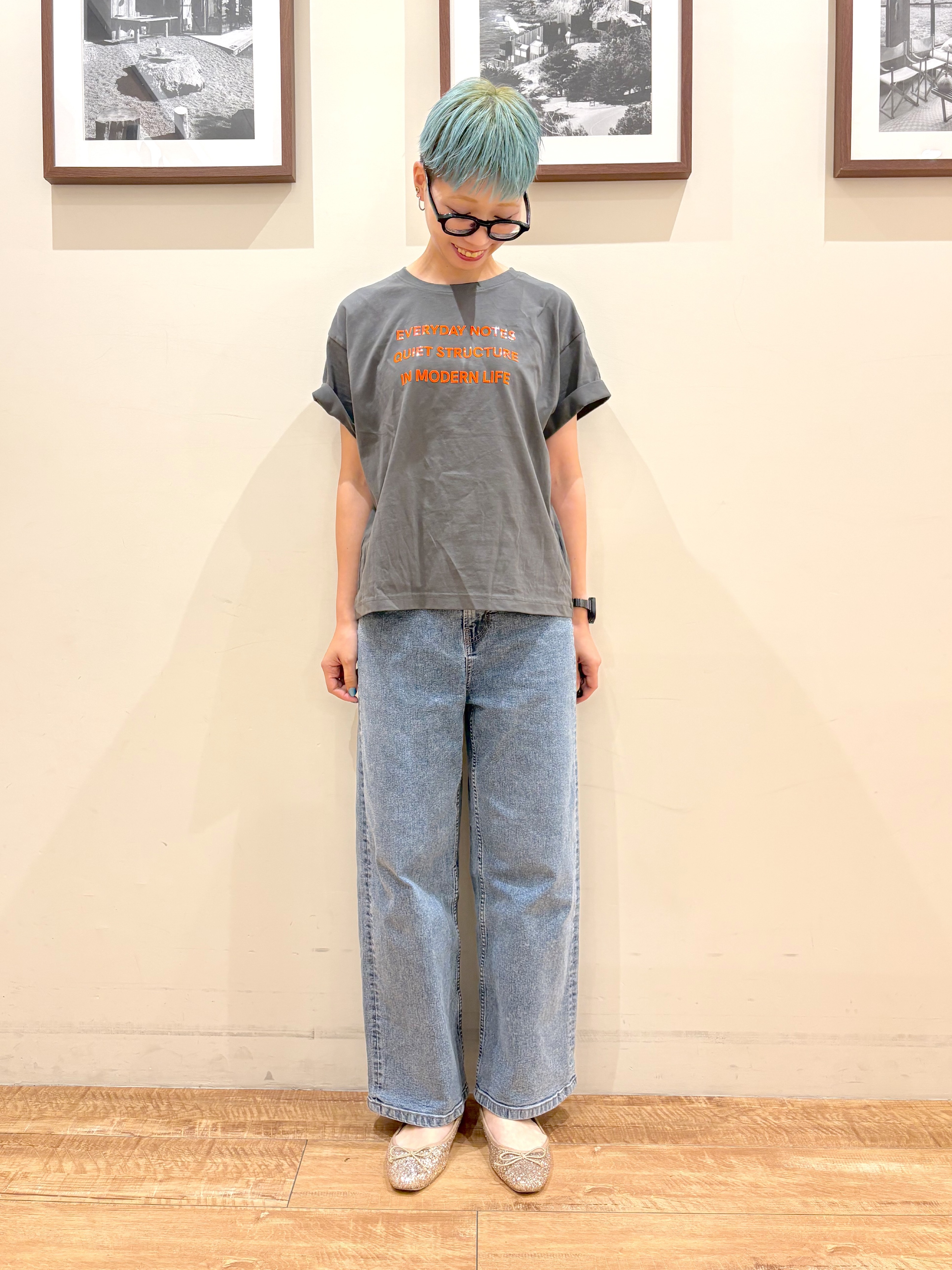 Ayumiさんの「SHOO･LA･RUE｜【S-LL/洗濯機可】大人っぽく着られる ジェルロゴプリントTシャツ」を使ったコーディネート