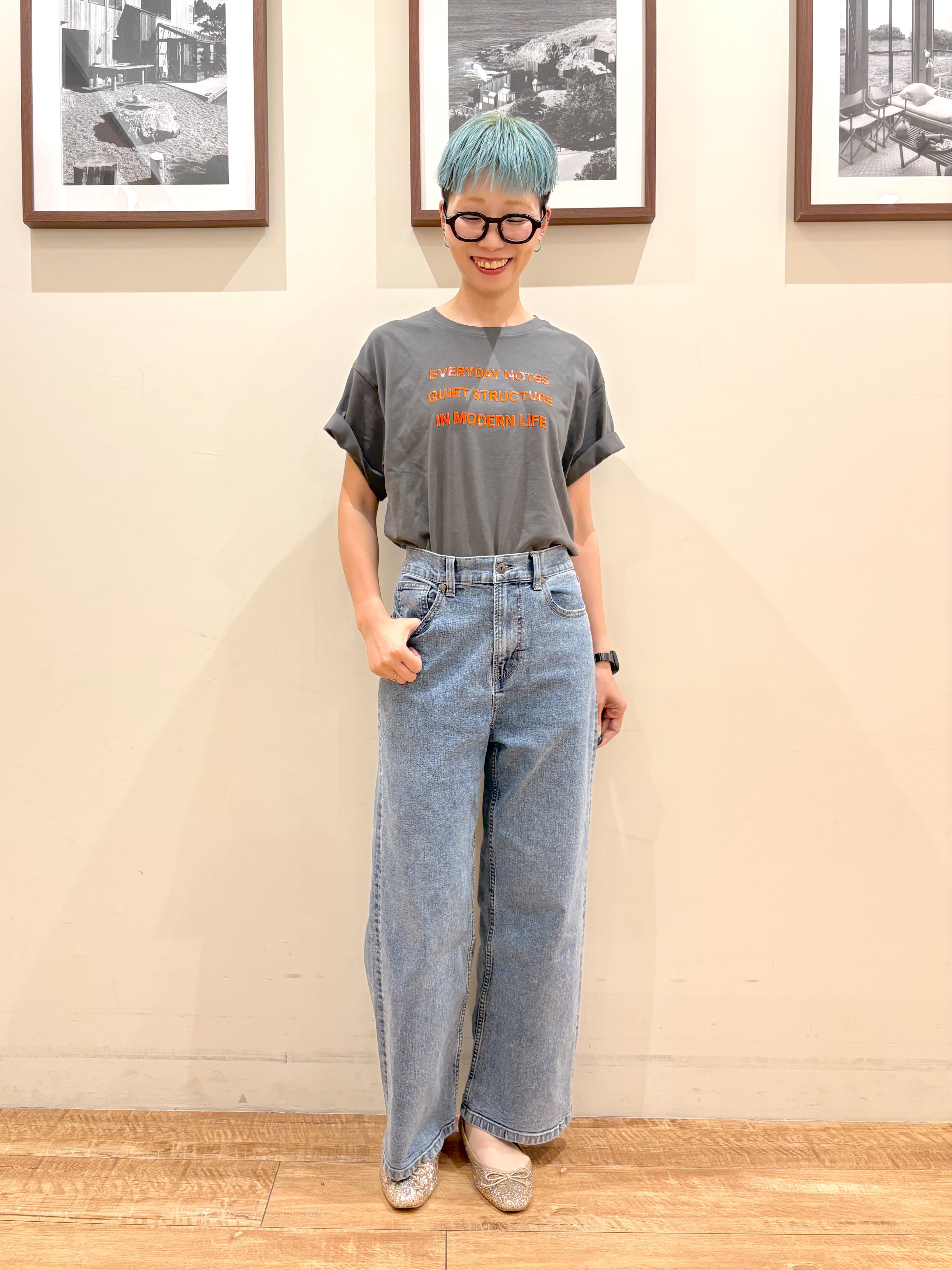 Ayumiさんの「SHOO･LA･RUE｜【S-LL/洗濯機可】大人っぽく着られる ジェルロゴプリントTシャツ」を使ったコーディネート