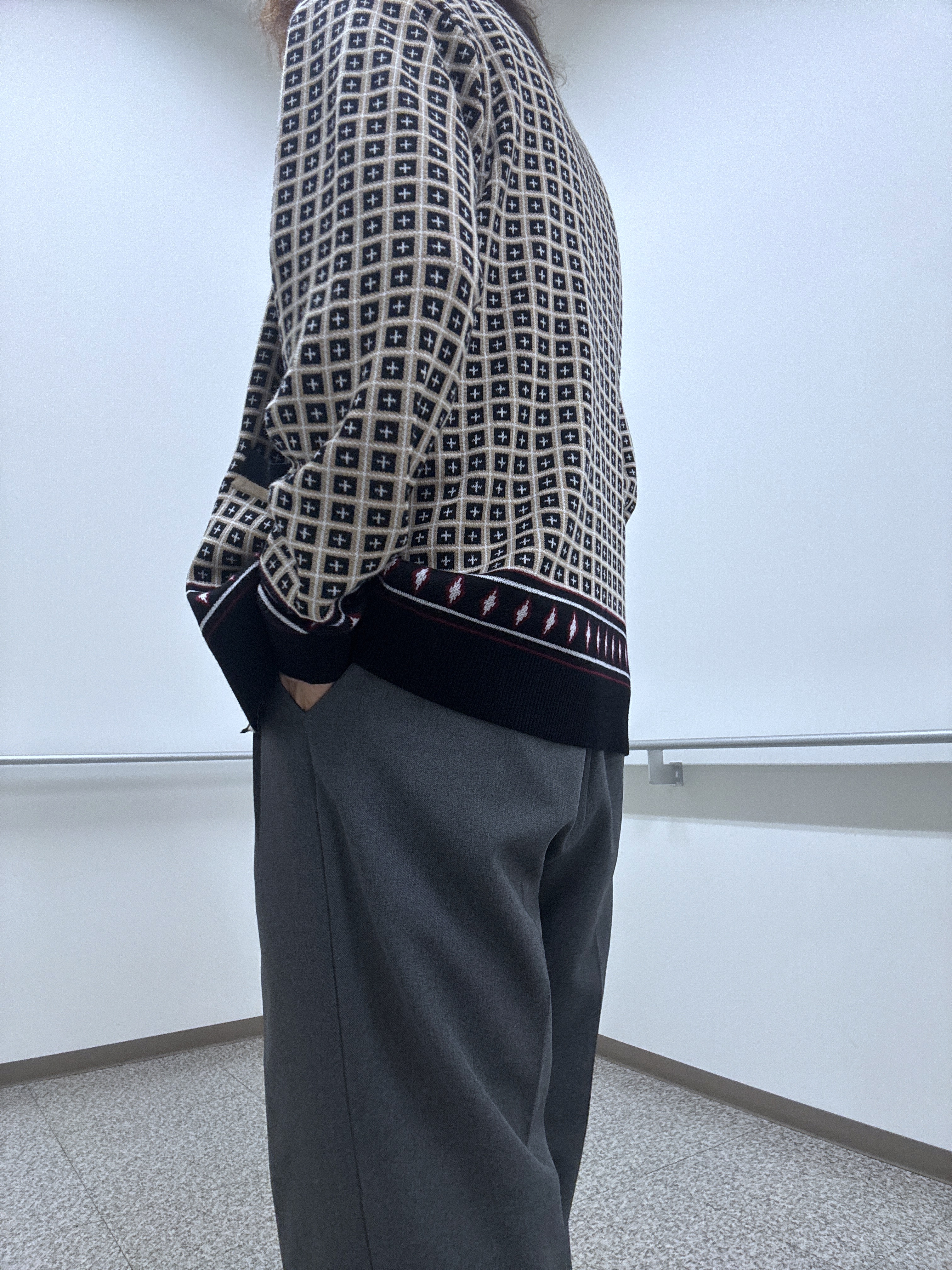 おーのさんの「TAKEO KIKUCHI｜【BOWLER HAT LABEL】ジオメトリック柄カーディガン」を使ったコーディネート