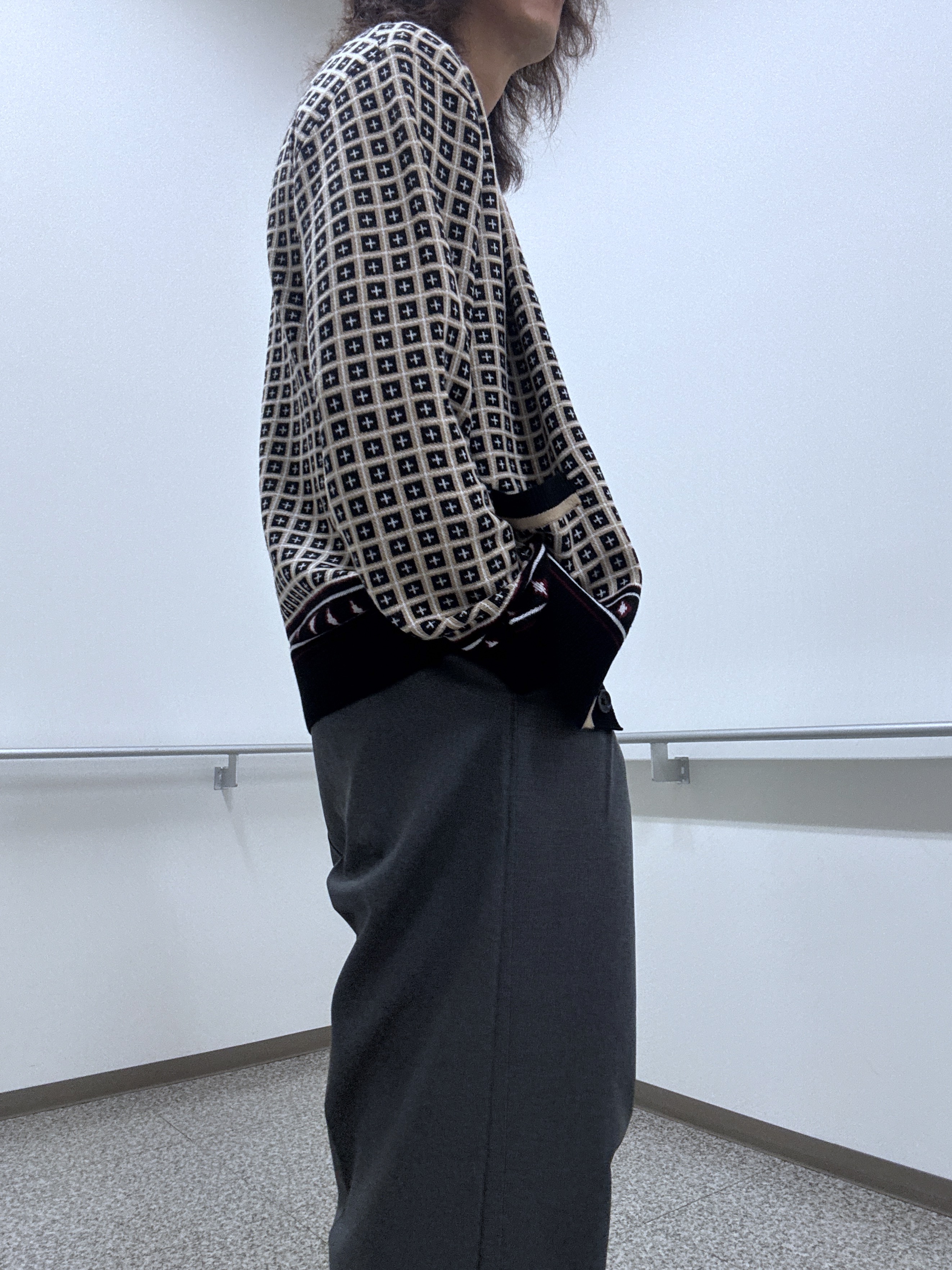 おーのさんの「TAKEO KIKUCHI｜【BOWLER HAT LABEL】ジオメトリック柄カーディガン」を使ったコーディネート