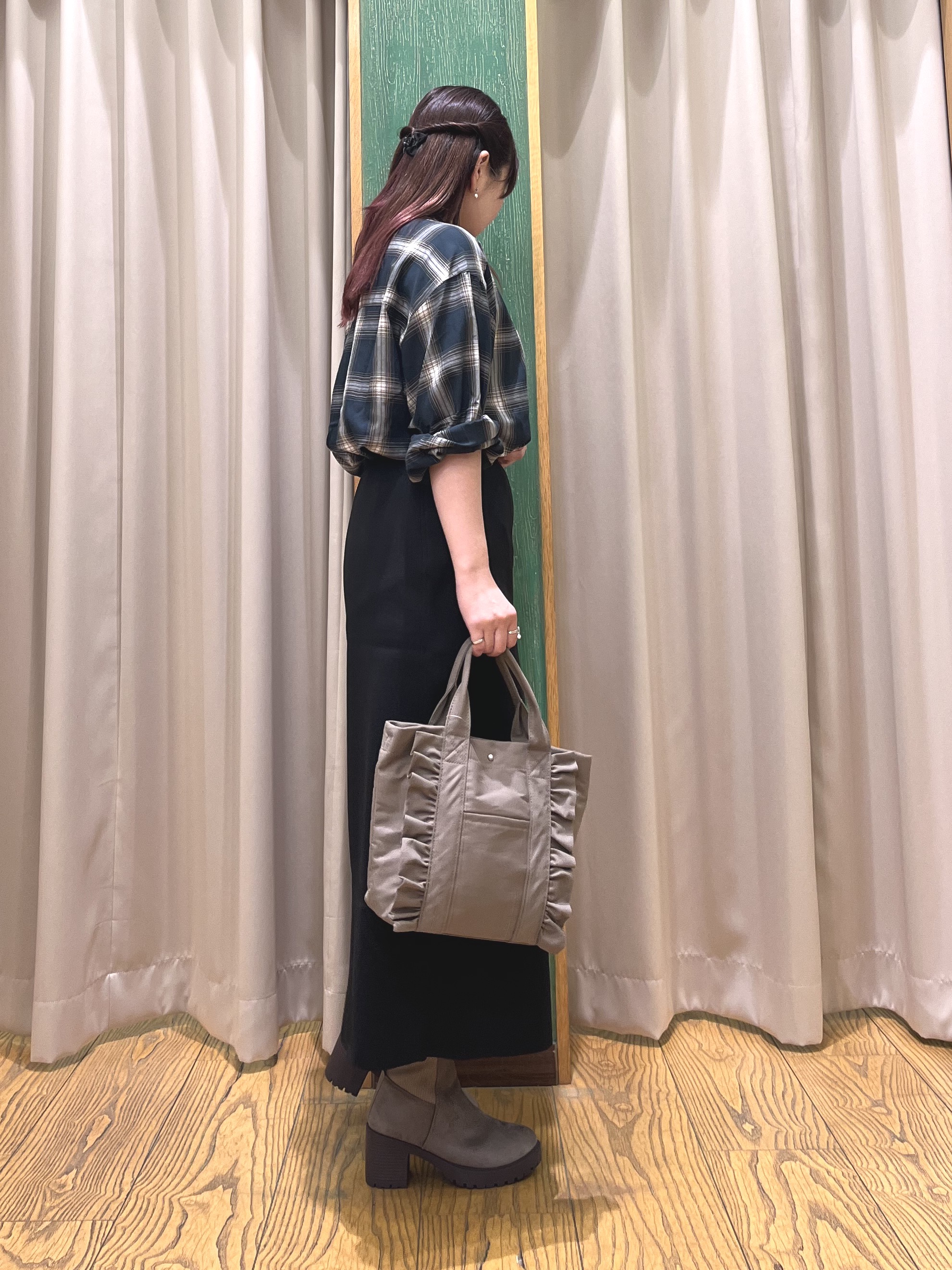 ゆっきーさんの「SHOO･LA･RUE｜【洗濯後しわになりにくい/S-LL】選べる6パターン 羽織としても活躍する ベーシックシャツ」を使ったコーディネート