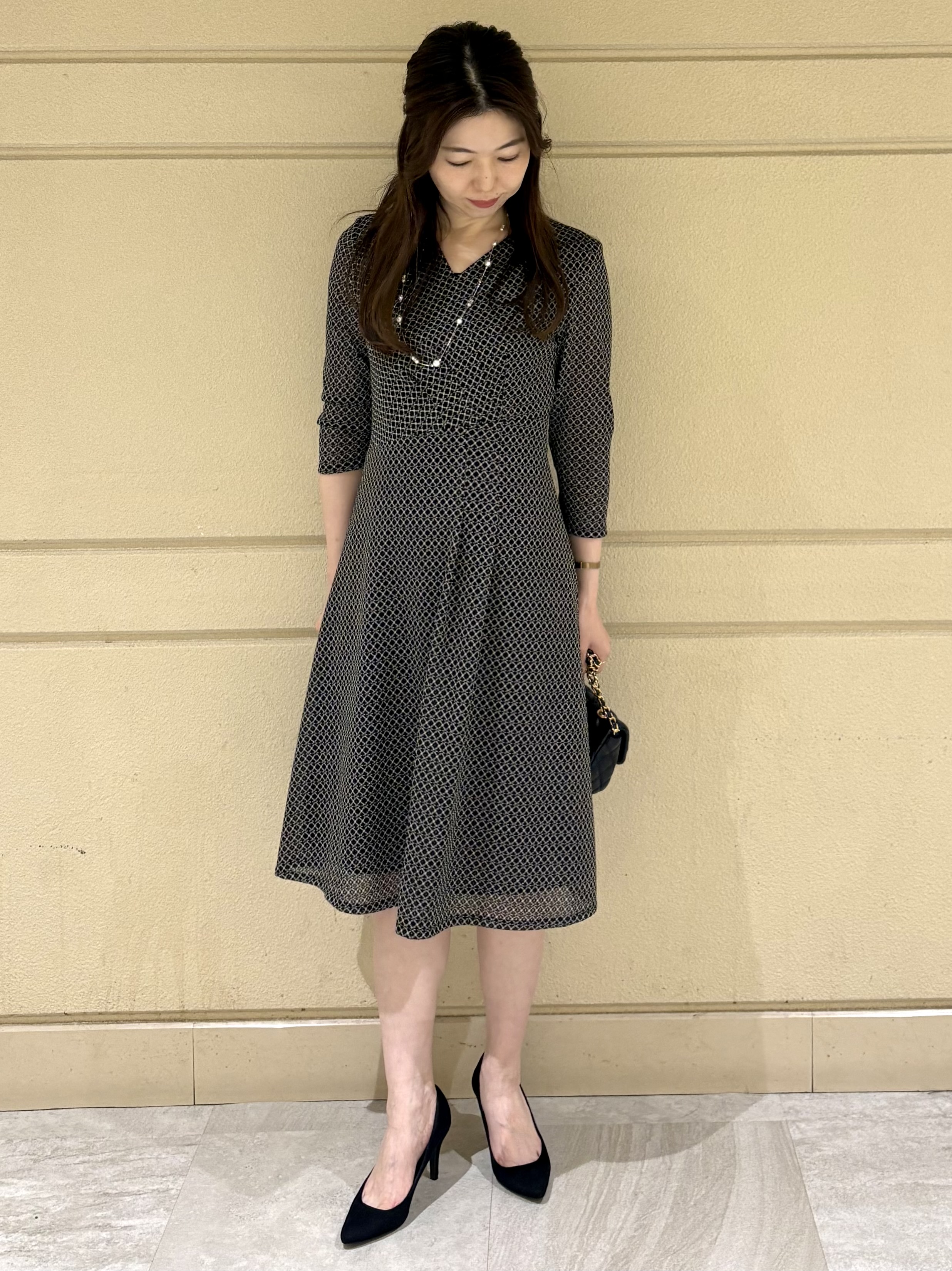 sakiさんの「COUP DE CHANCE｜【手洗い可／日本製】カシュクールワンピース」を使ったコーディネート