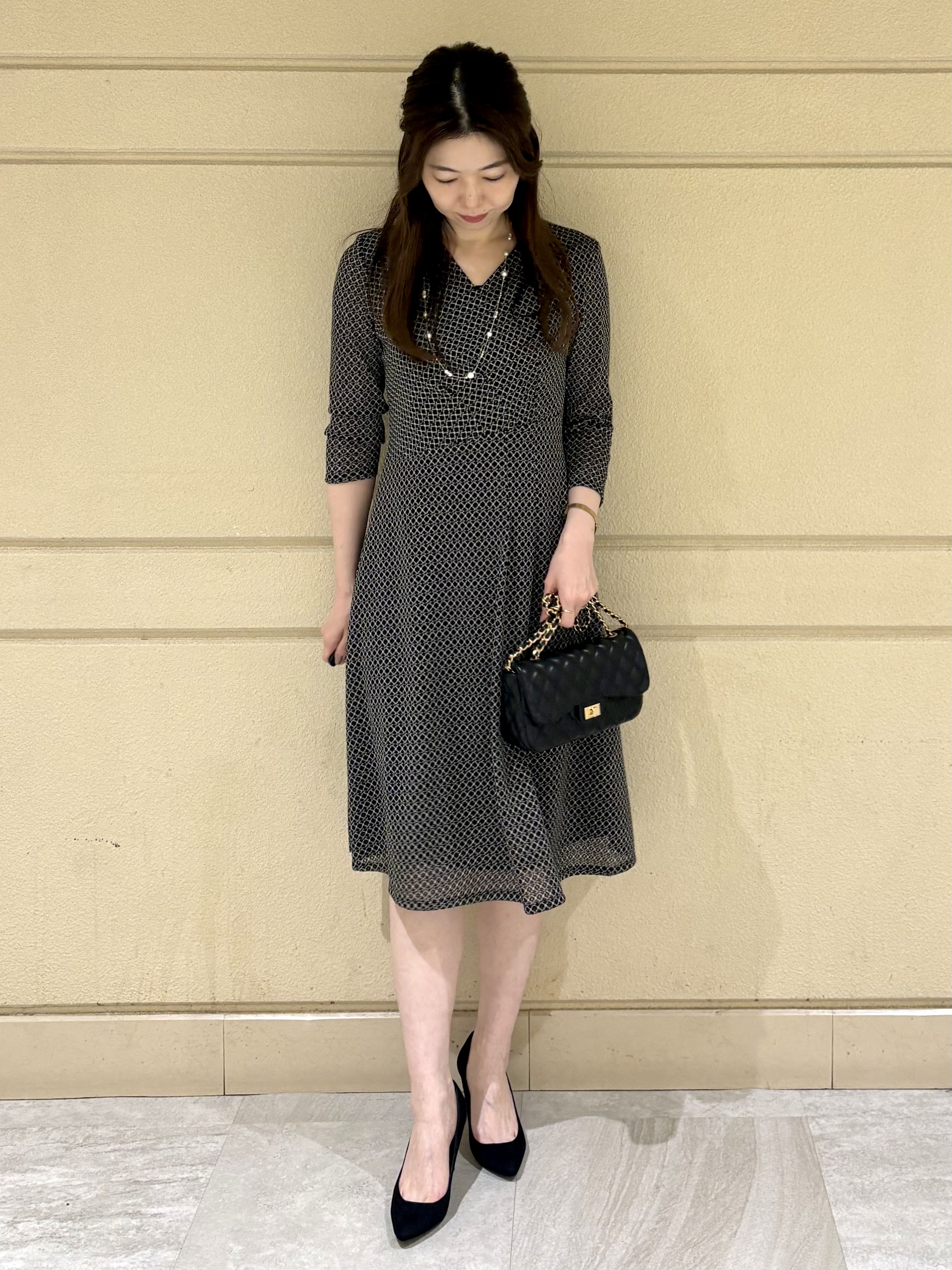 sakiさんの「COUP DE CHANCE｜【手洗い可／日本製】カシュクールワンピース」を使ったコーディネート