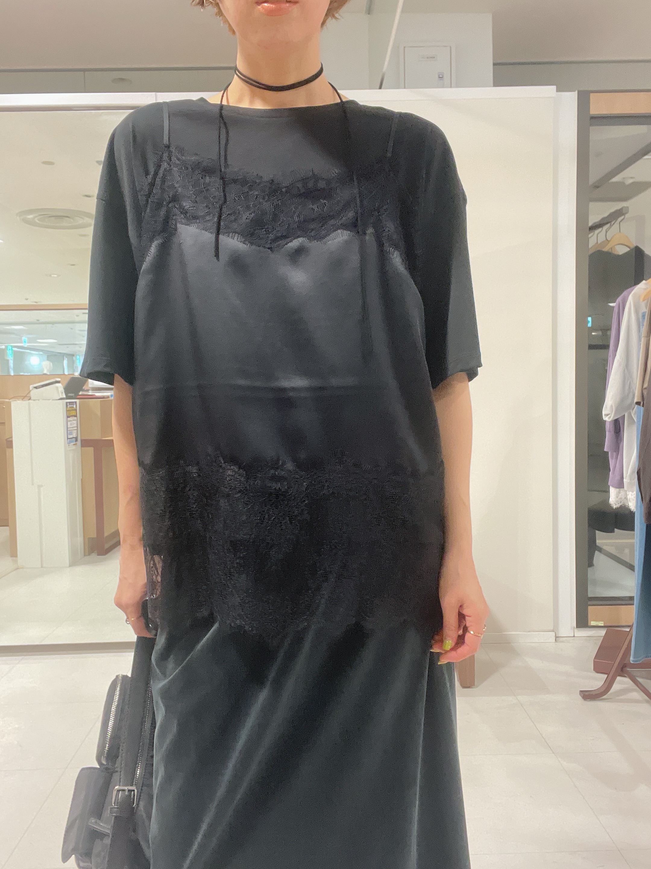 IWAMOさんの「UNTITLED｜【1枚でもセットでも】レースキャミ付きプルオーバー」を使ったコーディネート