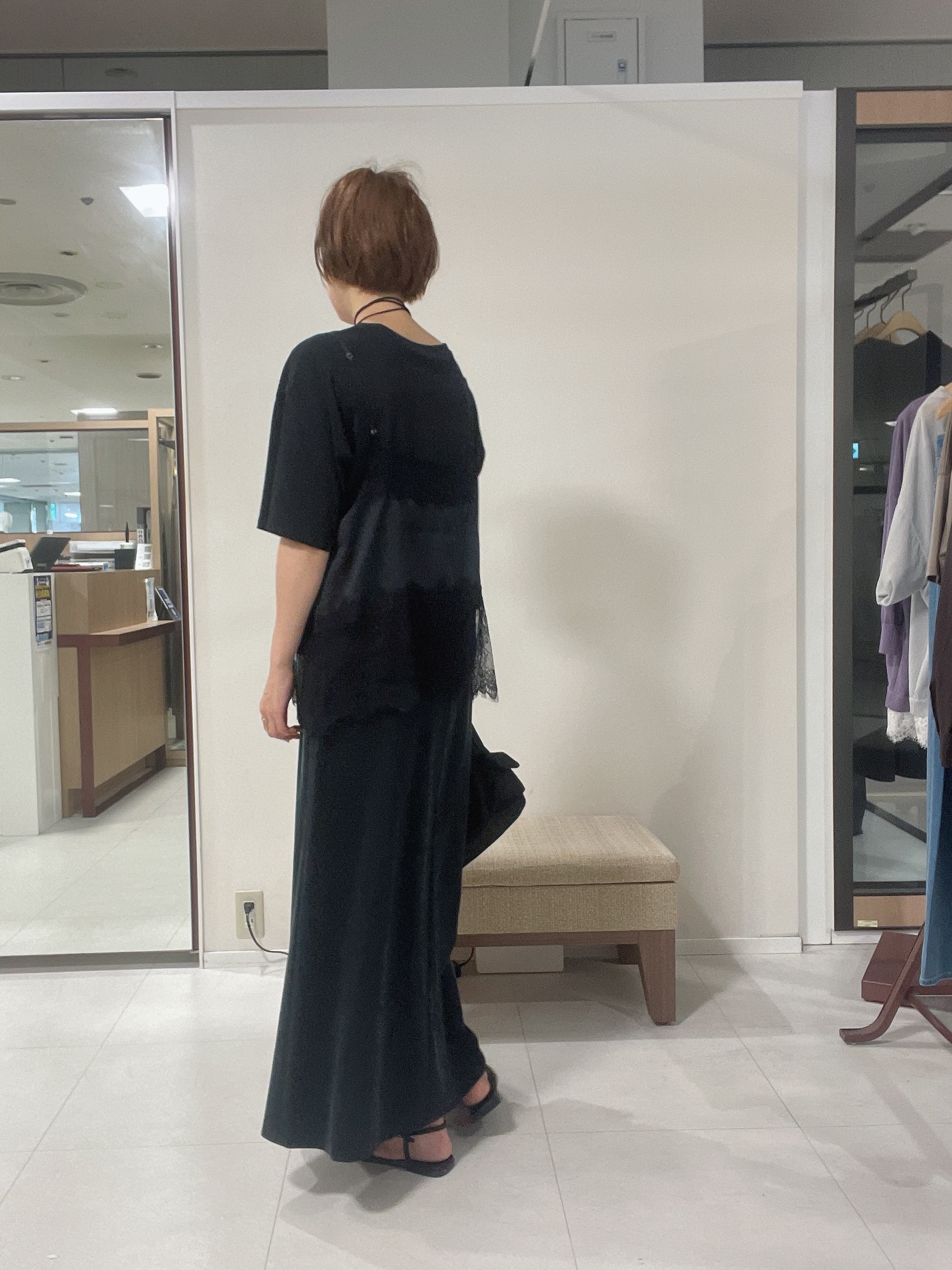 IWAMOさんの「UNTITLED｜【1枚でもセットでも】レースキャミ付きプルオーバー」を使ったコーディネート