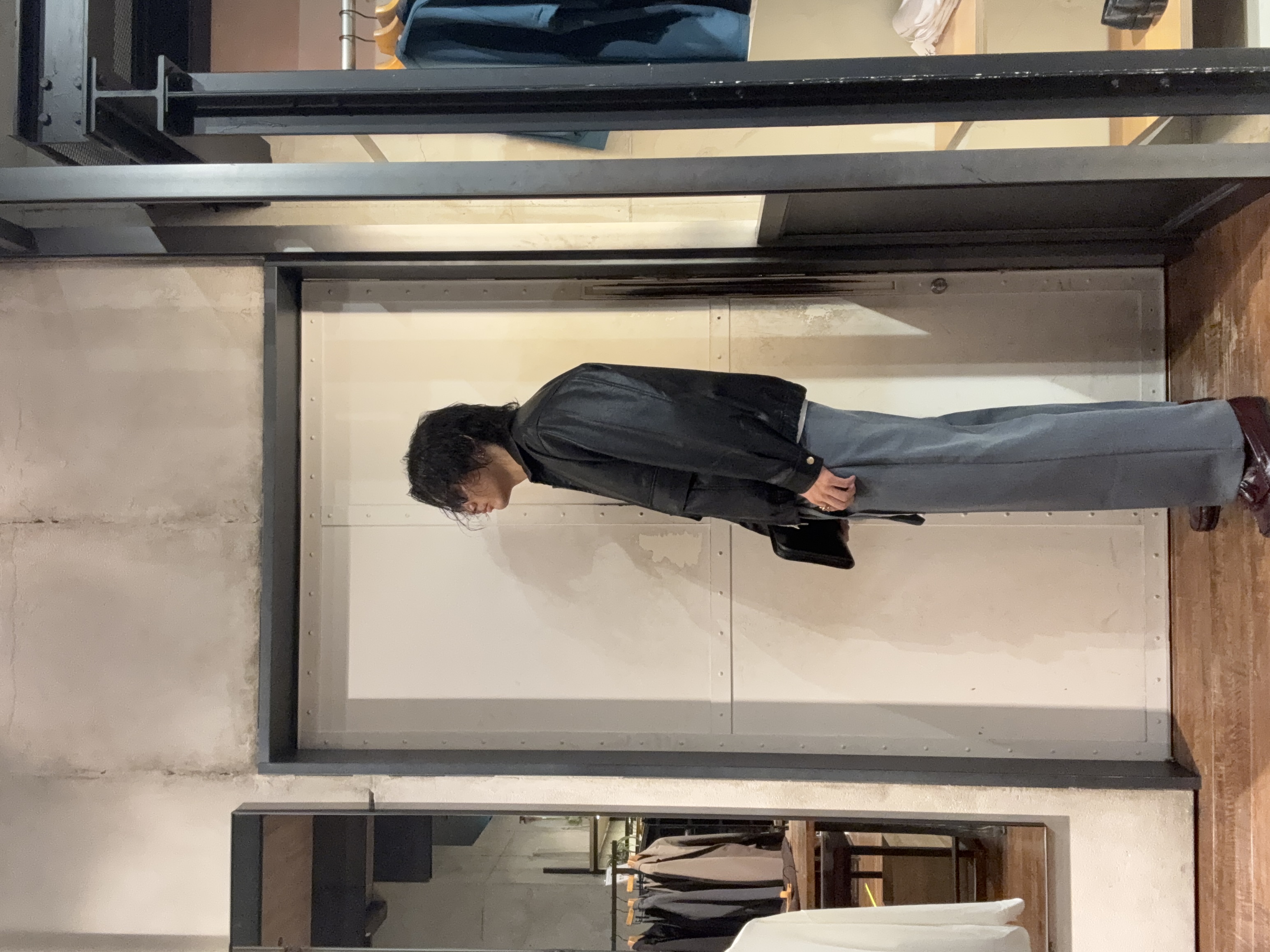 大江正眞さんの「tk.TAKEO KIKUCHI｜【セットアップ対応可】ベルテッドワイドスラックス」を使ったコーディネート