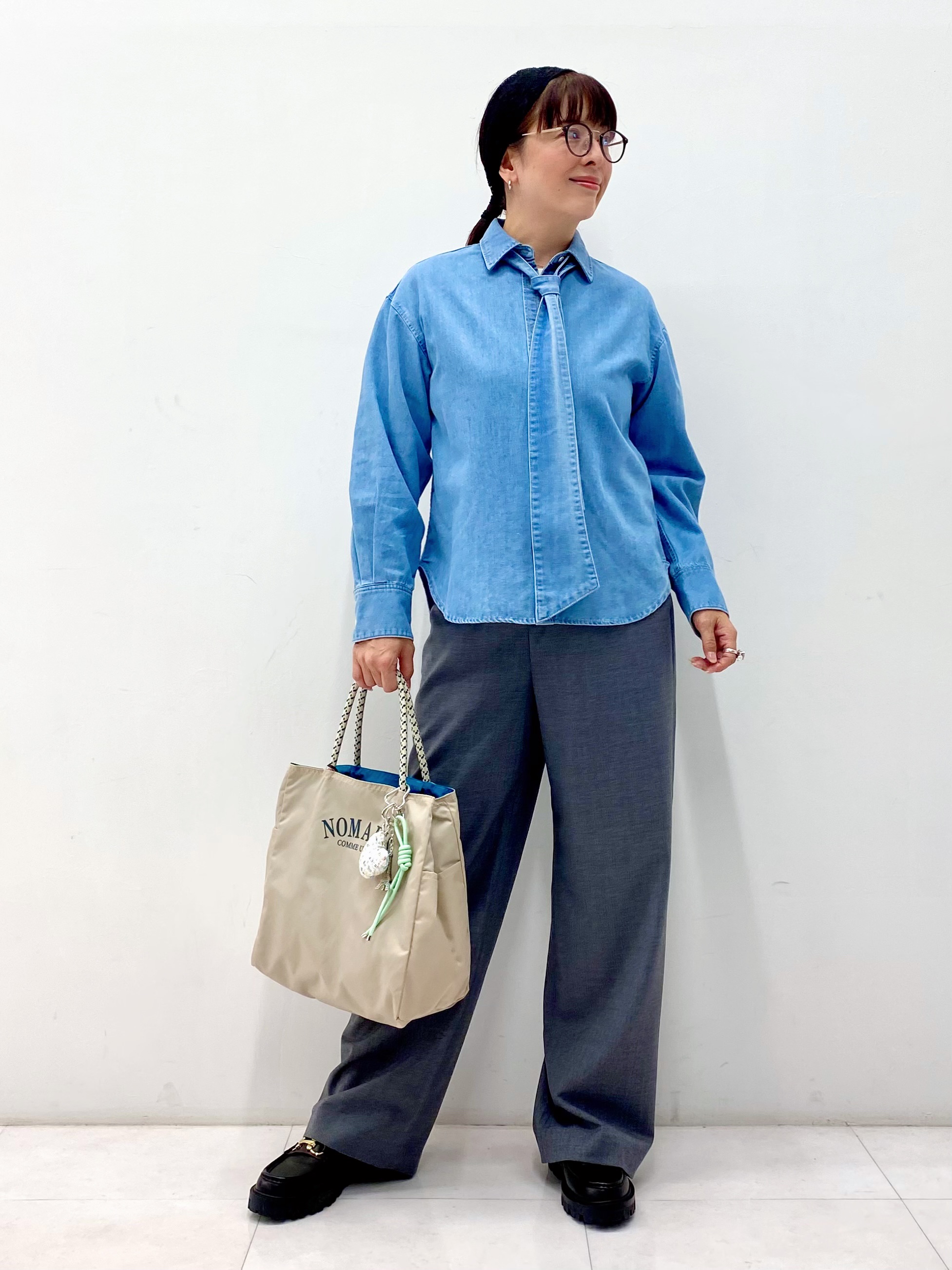 Sawaguchiさんの「DRESSTERIOR｜【取り外し可能】2WAY ボウタイデニムシャツ」を使ったコーディネート