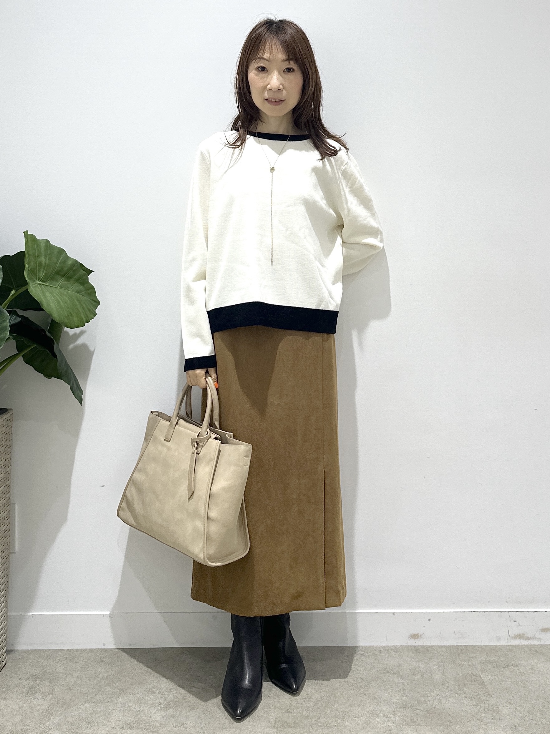 Miwaさんの「UNTITLED｜【セットアップ可/きれいめ】スエードライクスカート」を使ったコーディネート