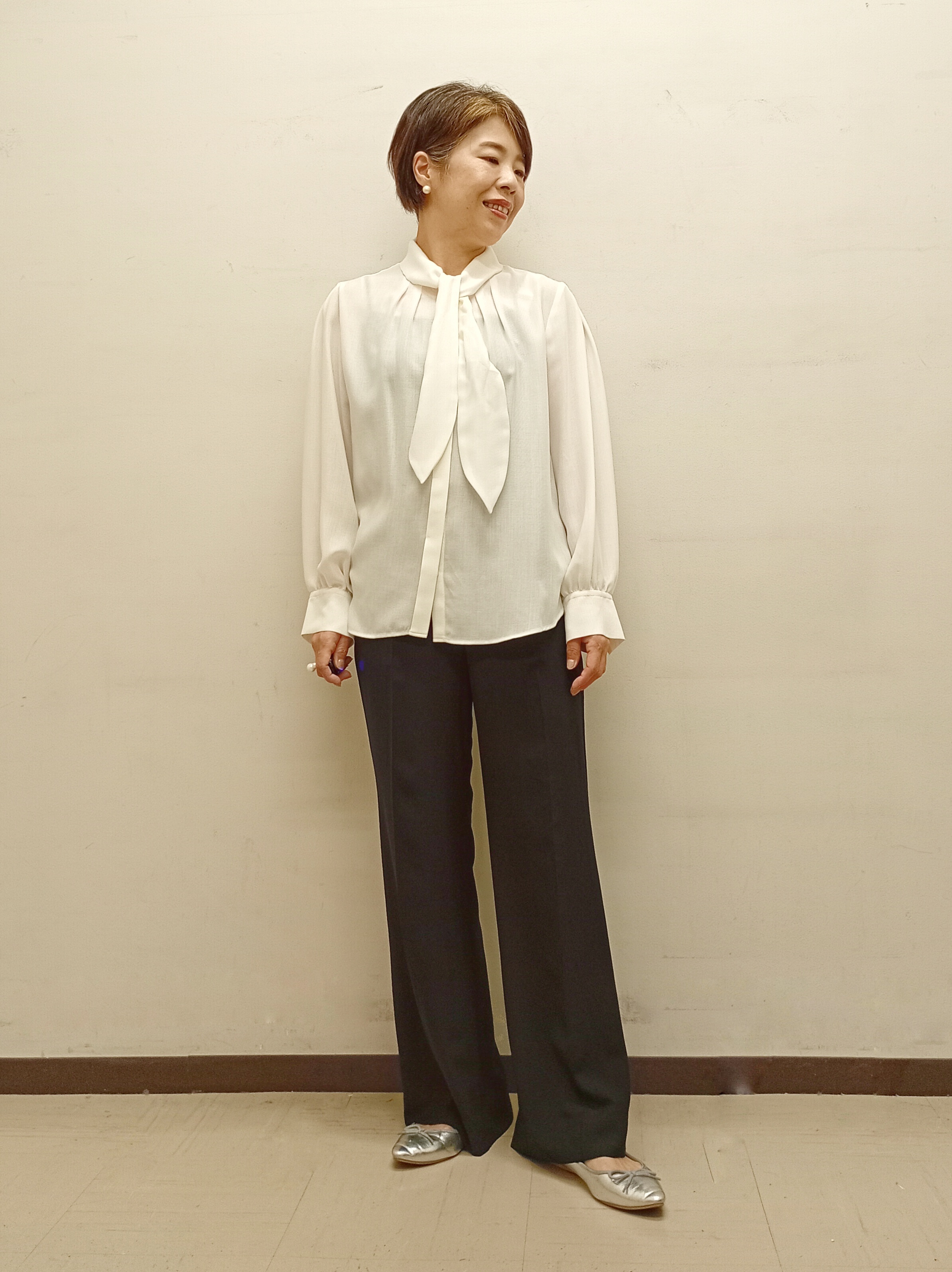 Kさんの「INDIVI｜【軽量／程よいシアー】ナロータイブラウス」を使ったコーディネート