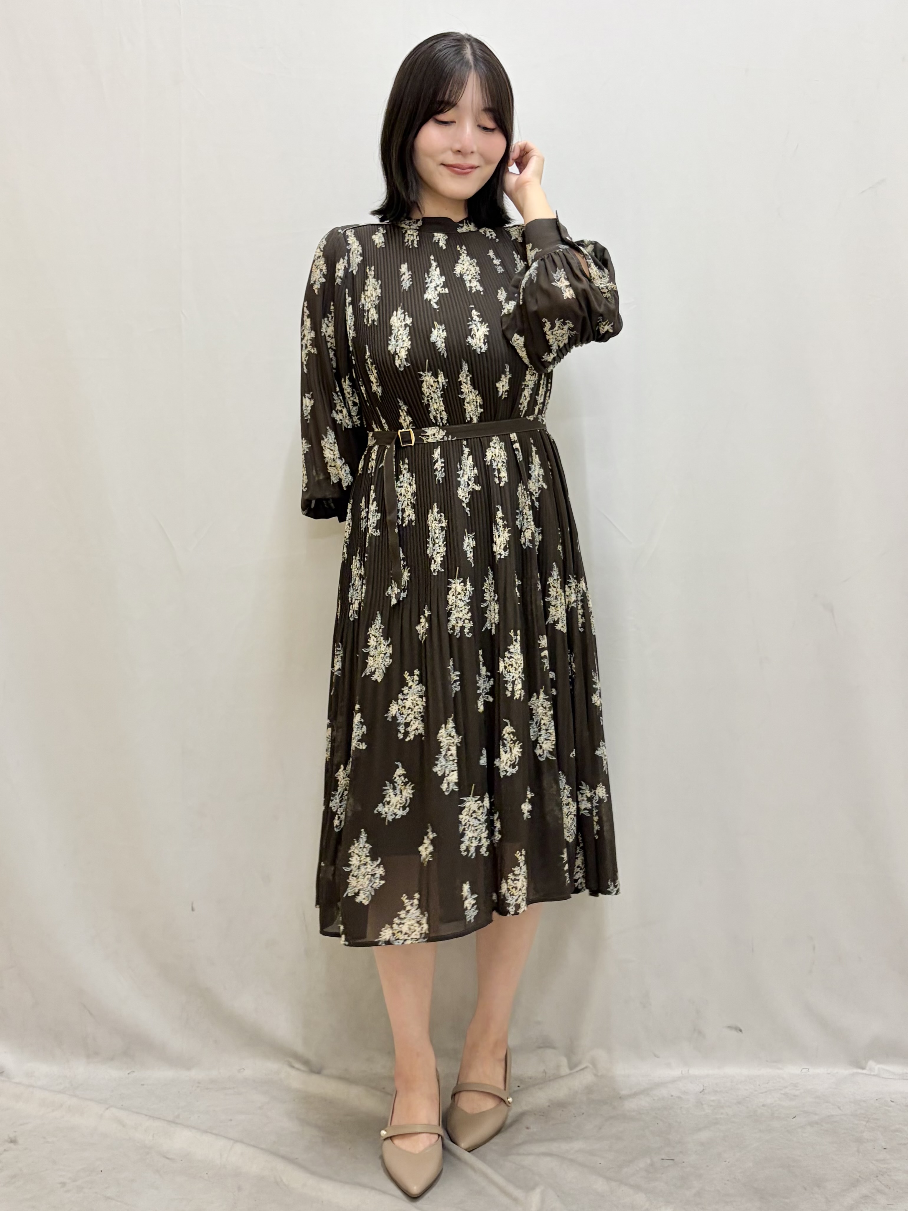 kasumiさんの「index｜【XS-3Lサイズ】ジョーゼットアソートプリーツワンピース《洗濯機OK／防シワ／イージーアイロン》」を使ったコーディネート