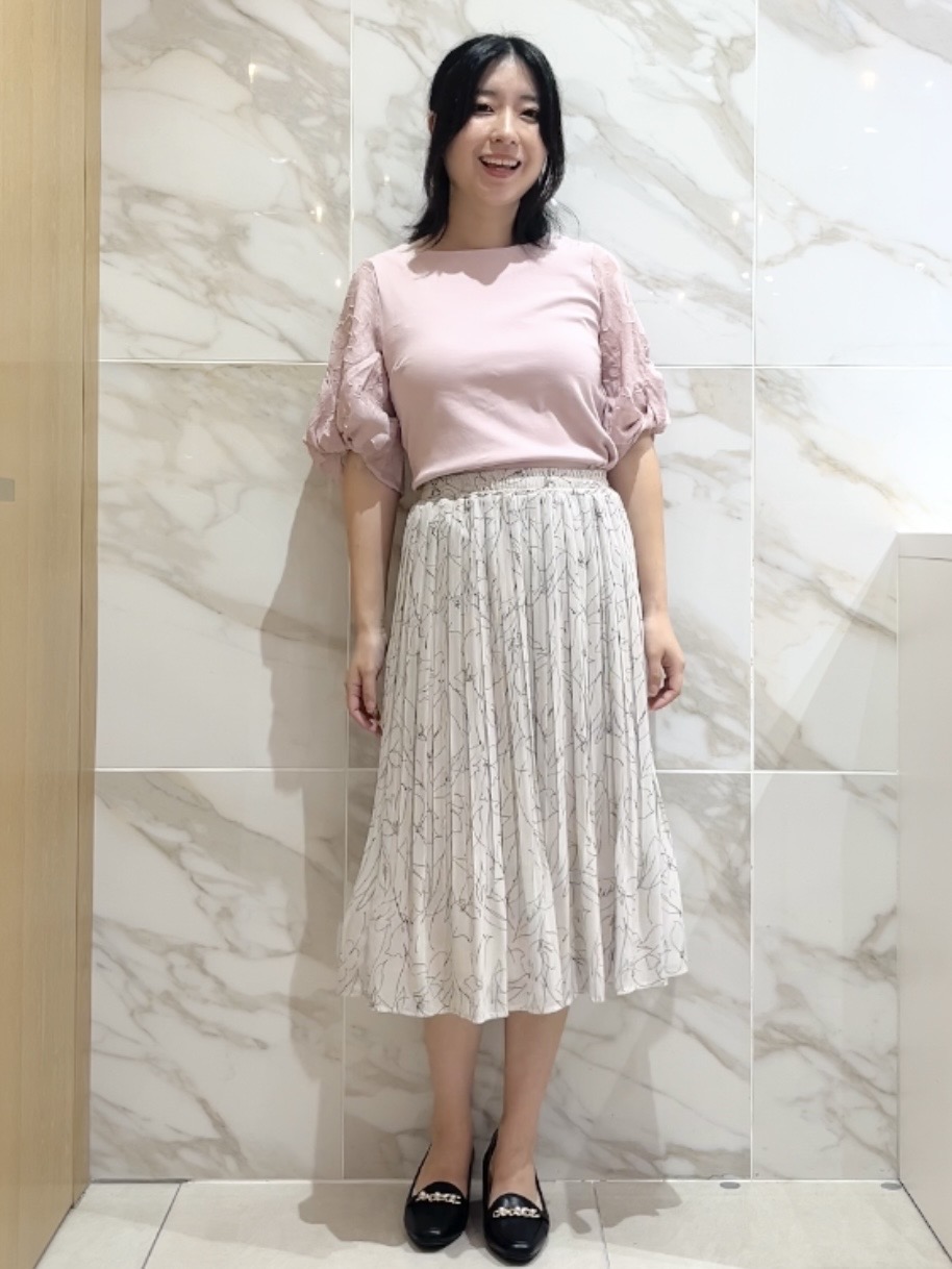 しおりさんの「index｜花柄ジャカード５分袖トップス《接触冷感／UVケア／洗濯機OK》」を使ったコーディネート
