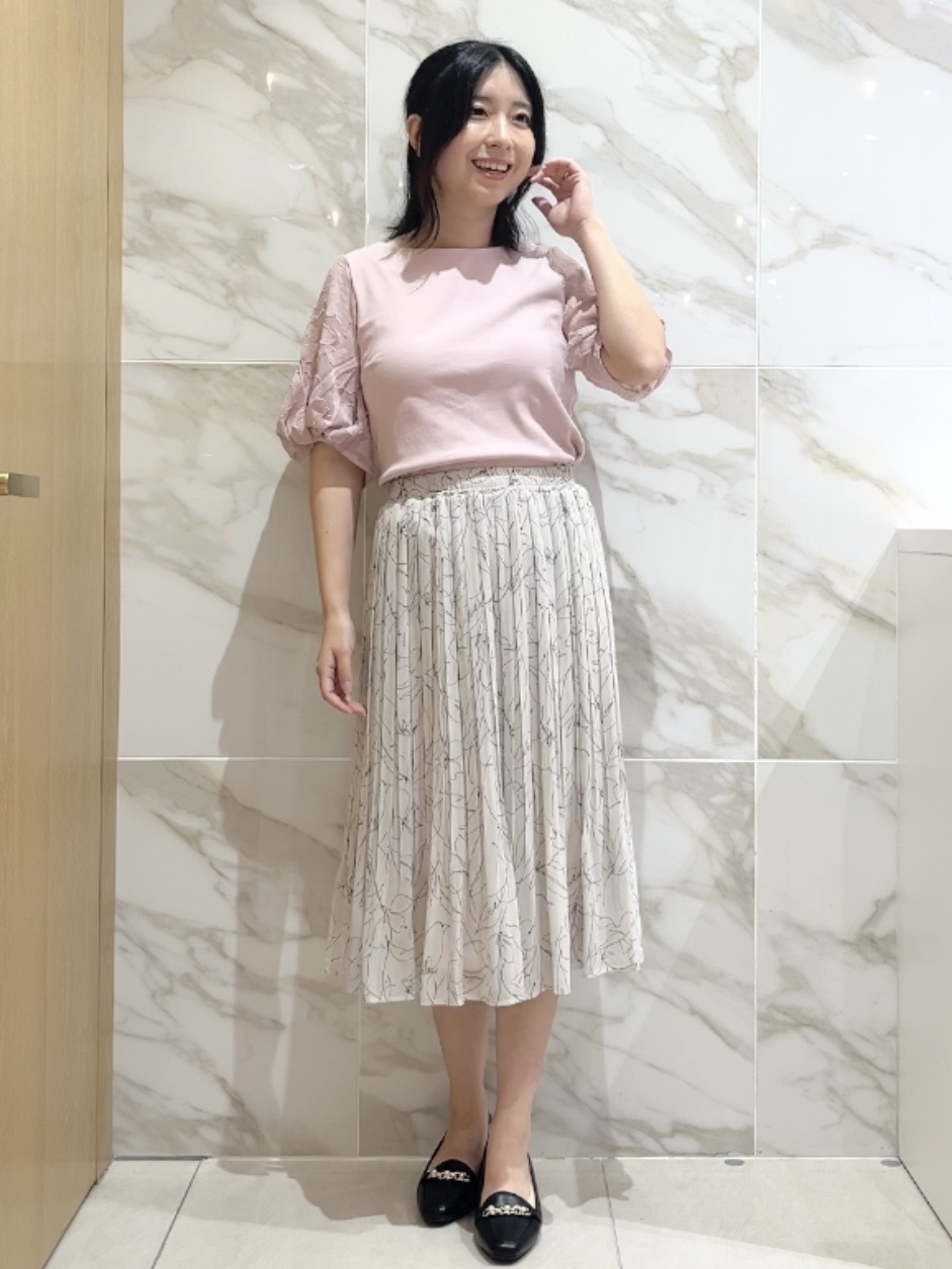 しおりさんの「index｜花柄ジャカード５分袖トップス《接触冷感／UVケア／洗濯機OK》」を使ったコーディネート