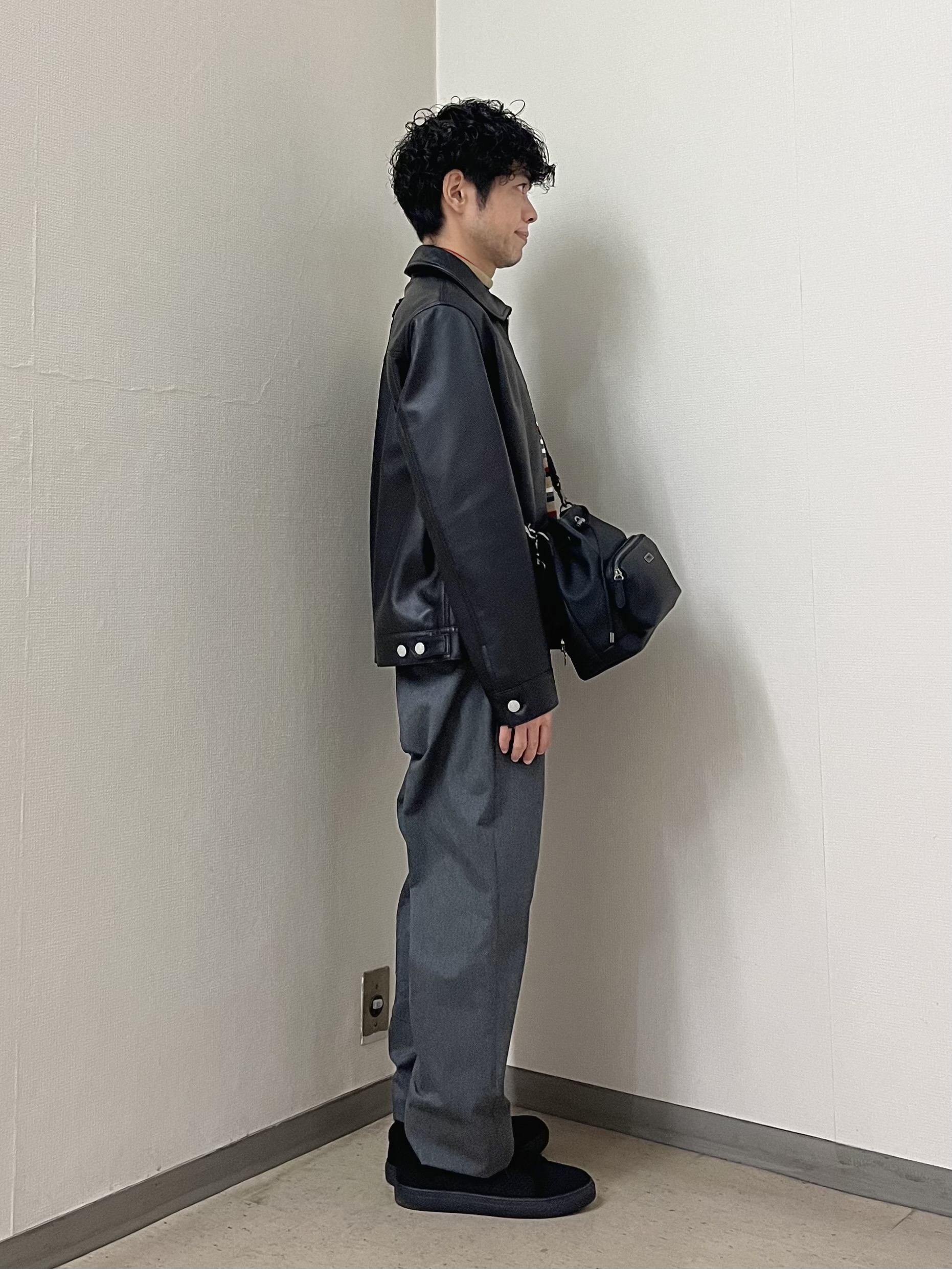 URAさんの「TAKEO KIKUCHI｜【BOWLER HAT LABEL】シングルレザーライダースジャケット」を使ったコーディネート