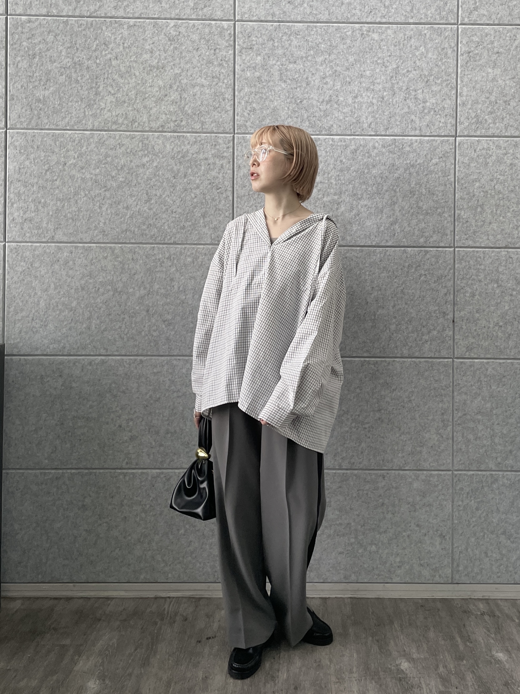 mikuさんの「INDIVI｜Comfy Slacks｜イージーサイドラインワイドパンツ」を使ったコーディネート